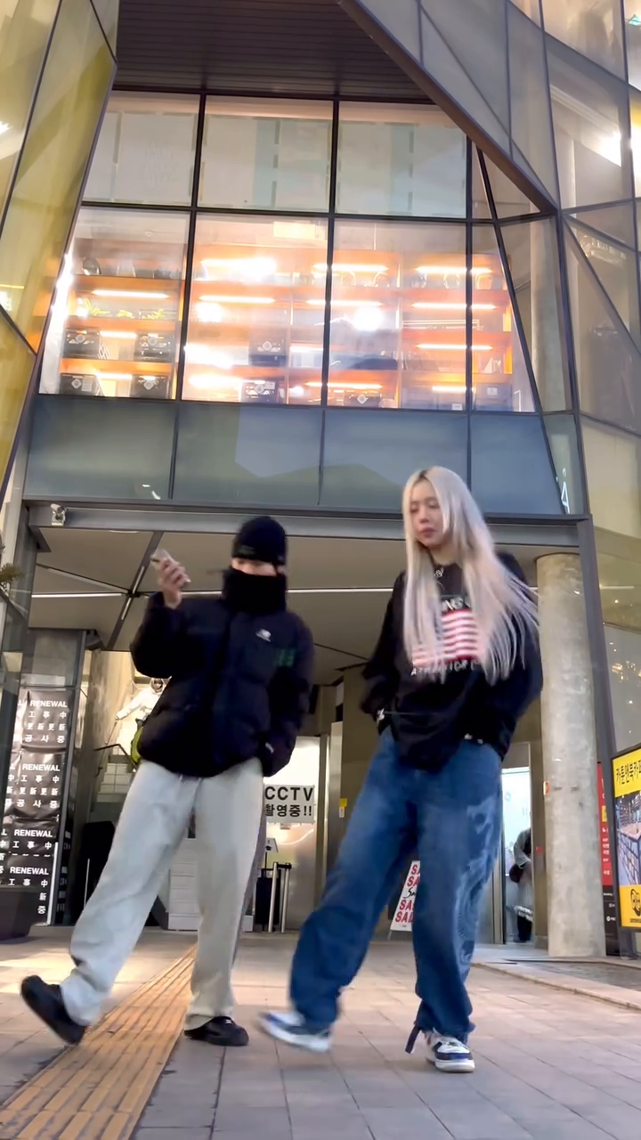 불 켜지는 타이밍 너무 좋고🤭
#협찬 respect_official_ 
.
.
.
.
#water #waterchallenge #tyla #waterremix #reels #dance 
#릴스 #리스펙트롱슬리브 #리스펙트 #롱슬리브추천 #광고