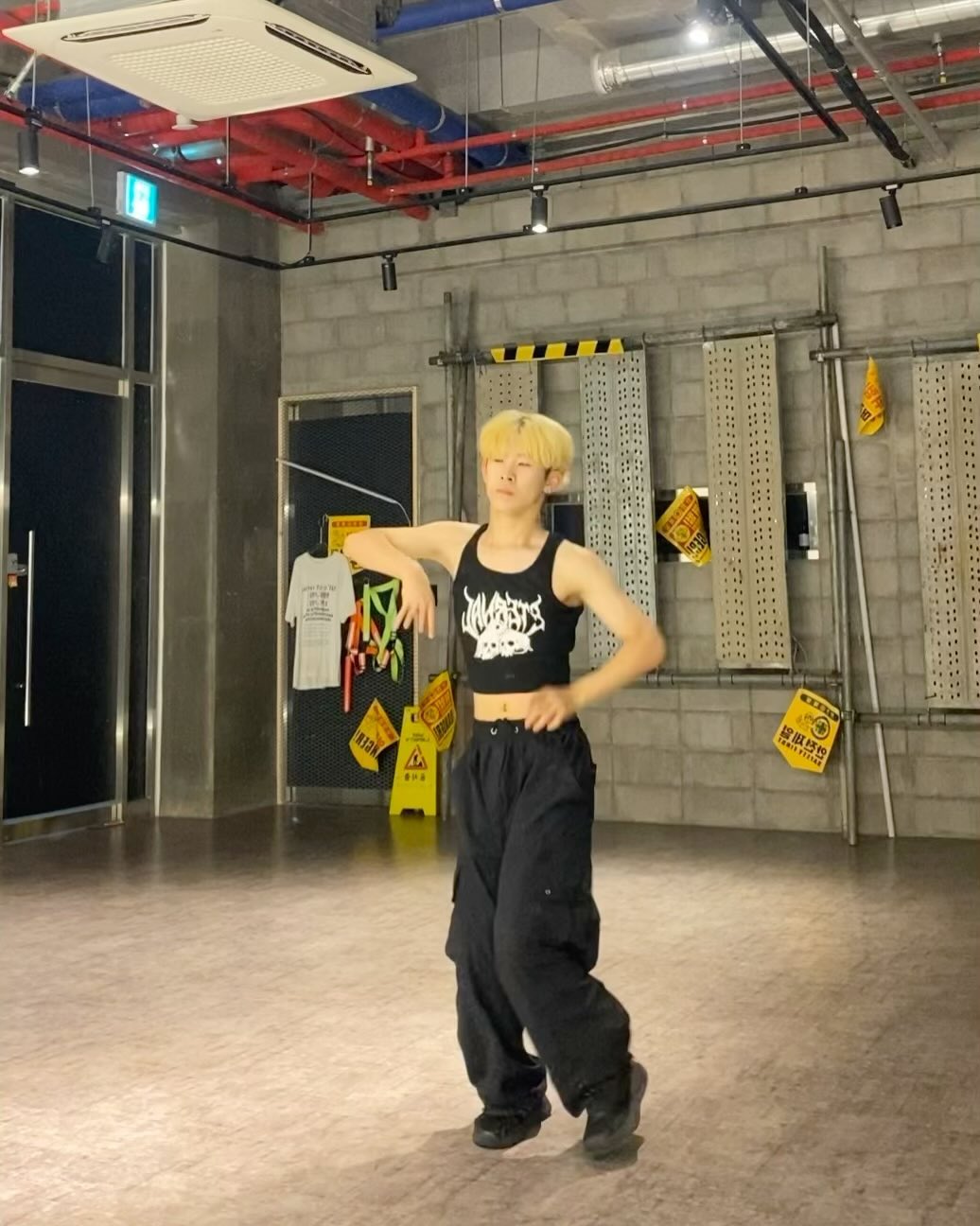 재믺더

.

.

#춤 #06년생 #고등학생 
#dance #dancer #dancevideo #dancelife #dancelover #dancelove #freestyle #waack #waacking #follow4like#follow4followback#좋아요반사 #좋반