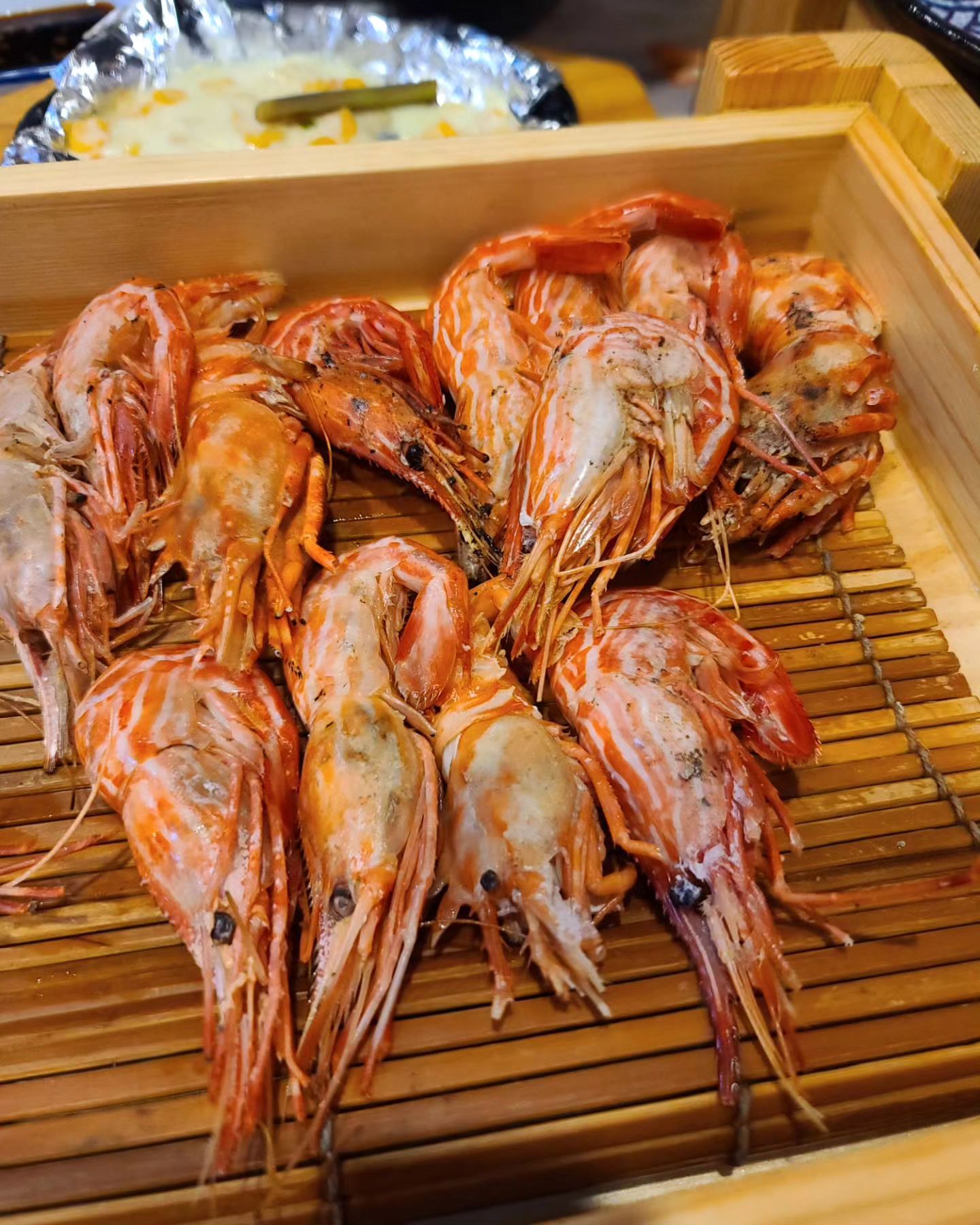 부산에서 독도새우로 배채우고 온 광안대교집
귀한 독도새우 닭새우구이 실컷먹고 왔습니다
새우외에 해산물 스끼다시도 푸짐한 이 곳
나만알기 아까운 부산맛집이에요
#부산맛집 #광안리횟집 #독도새우 #닭새우 #꽃새우 #새우구이 #새우구이맛집 #부산새우 #광안리맛집 #민락수변공원맛집 #광안리 #부산맛집 #먹스타 #맛집 #맛스타그램 #새우라면 #라면