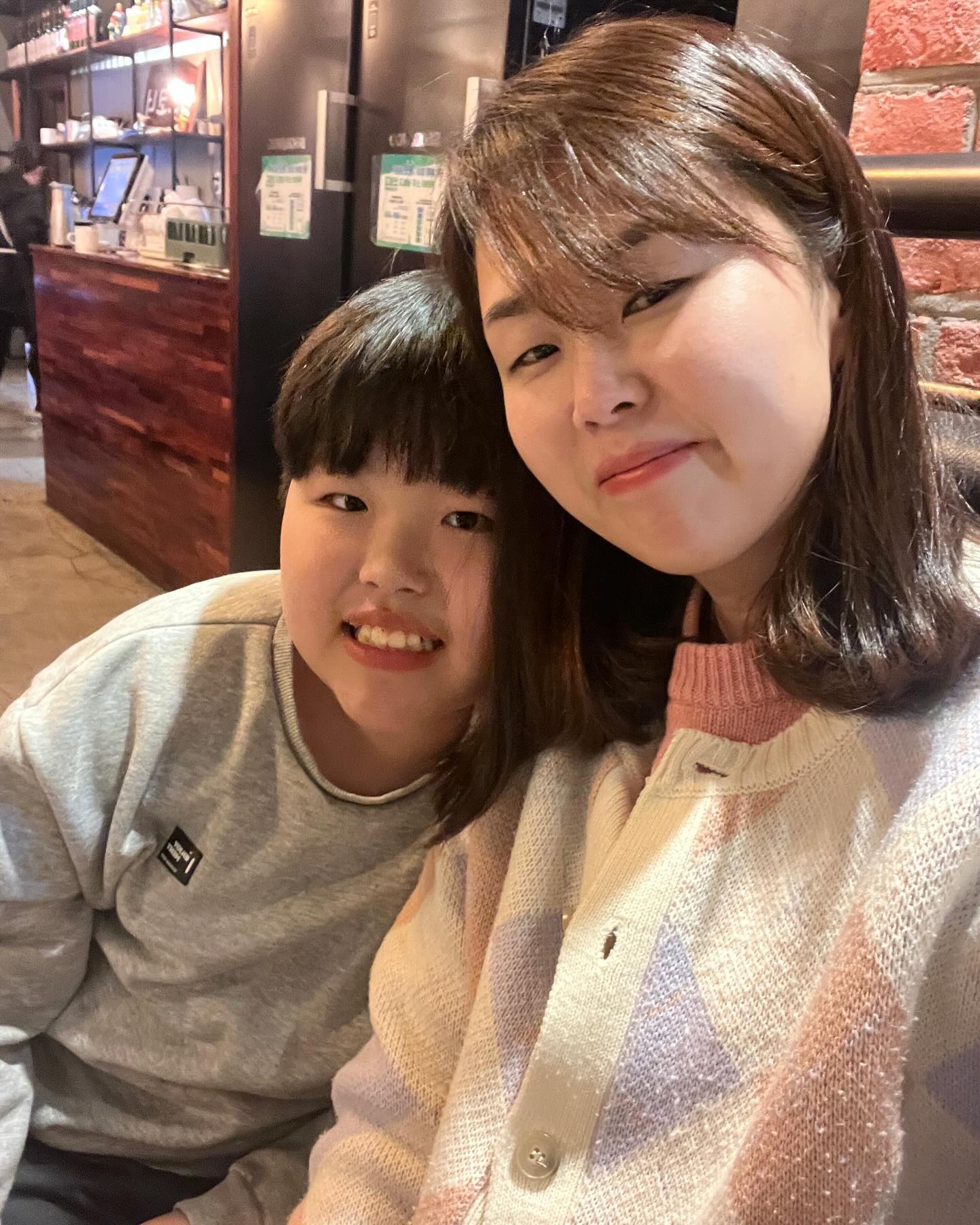 램브로에서 양꼬치.
인테리어 깔끔하고 사람도 많은데
양꼬치는 역동이 더 잘하는거 같은대ㅎㅎㅎㅎᩚ