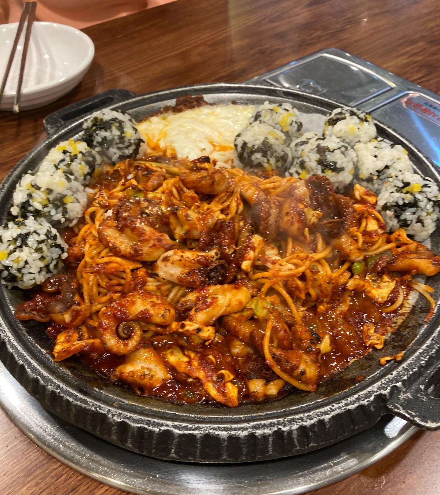 #협찬 맛있는건 밤에 올리기

쭈치파 냠
매콤한 소스에 쭈꾸미+파스타+치즈 조합 섞여 잘 어울림
거기에 피자와 함께 먹으면 😎👍

+ 주차장, 대기석이 넓어서 단체 모임하기 적합했음

#맛집투어 #군포부곡동맛집 #수리산맛집 #군포쭈꾸미 #반월저수지맛집 #반월호수맛집 #대야미맛집 #갈치저수지맛집 #산본맛집 #산본역맛집 #부곡동맛집 #산본쭈꾸미 #군포회식 #군포가족모임 #산본데이트 #초막골맛집 #복사꽃피는집 #복사꽃피는집군포점 #쭈꾸미맛집 #저녁