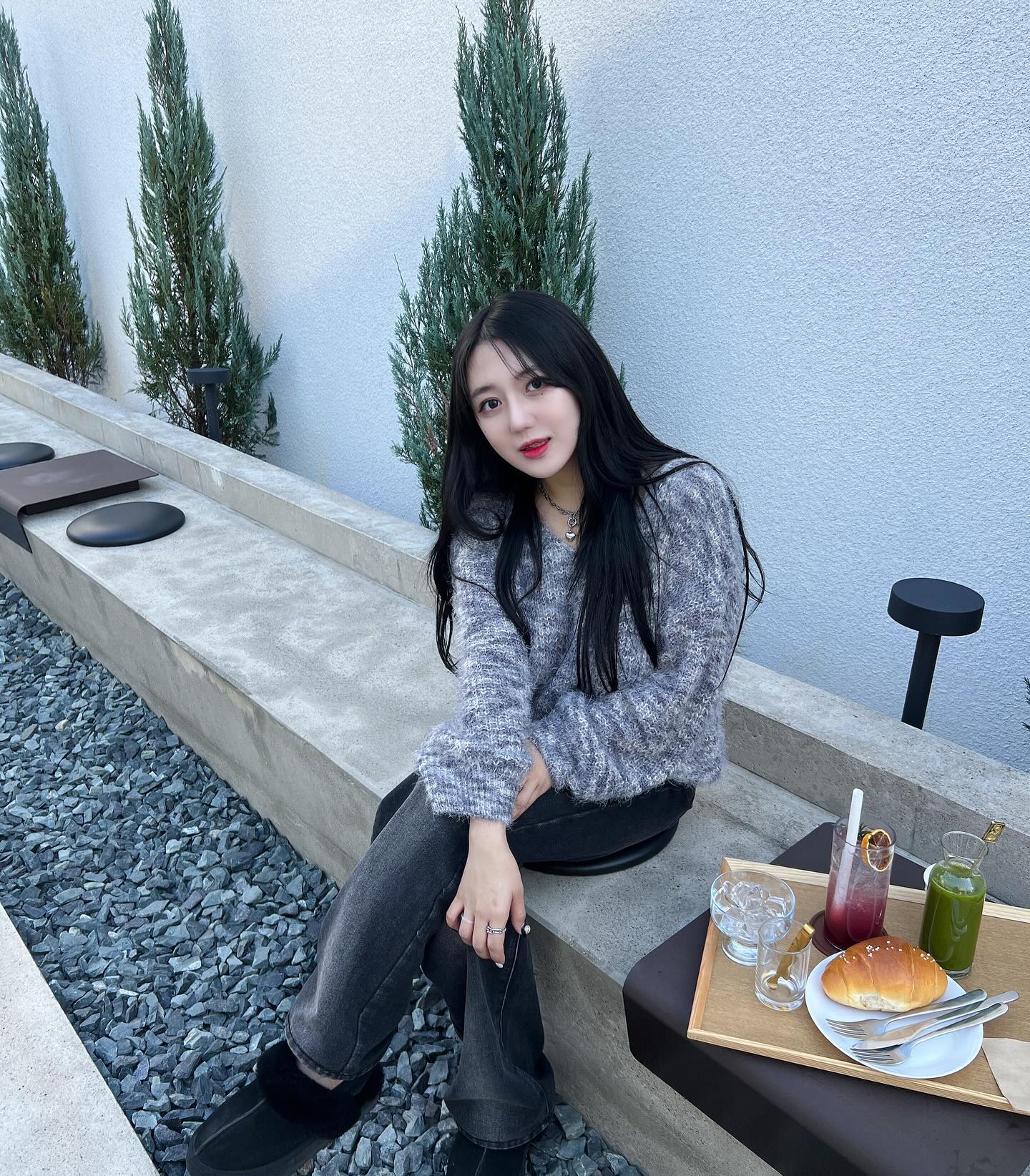 저러고 바로 담요 뒤집어씀..푸항항..🥶