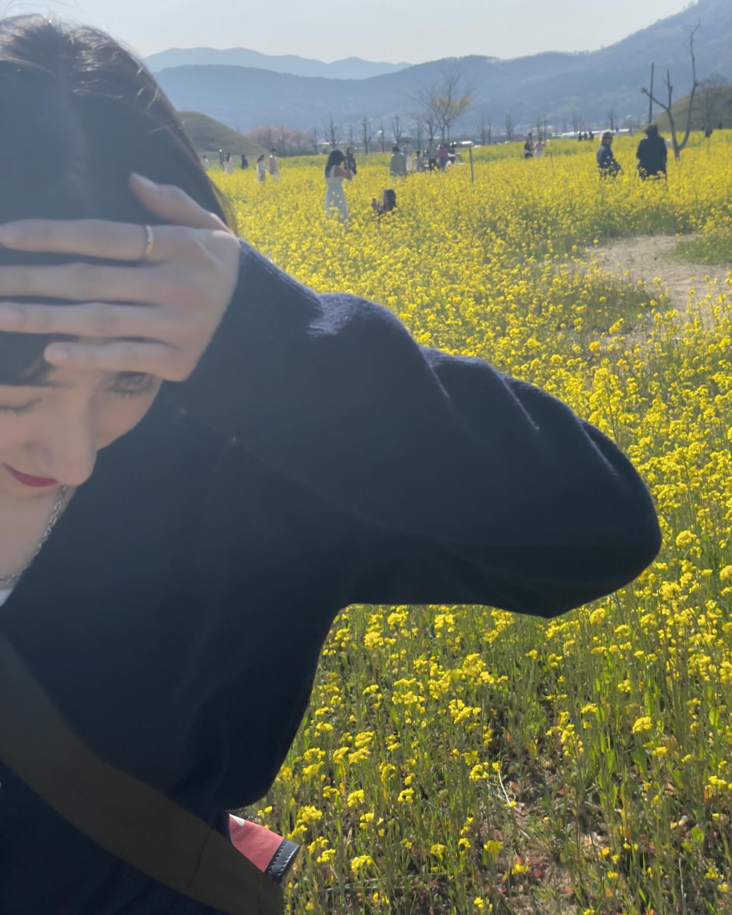 -
봄이 오고 있어서 그런지
#경주 너무 가고 싶다 🥹

남들은 수학여행이냐고 하지만
저는 성인 되고 처음 가봤는데
볼 것도 많고 맛있는 것도 많아서 좋더라구요

이제 슬슬 꽃 피울 때가 오고 있으니까
왕감자 꼬셔서 다녀와야겠어요 🫣