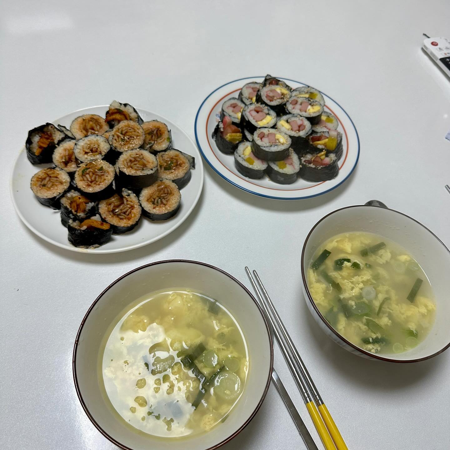매운 어묵김밥과 스팸김밥!! 그리구 계란국까지!!!
#매운어묵김밥 #스팸김밥 #계란국 #집밥 #집밥스타그램 #자취스타그램 #자취요리 #자취요리그램 #선팔 #맞팔 #선팔하면맞팔