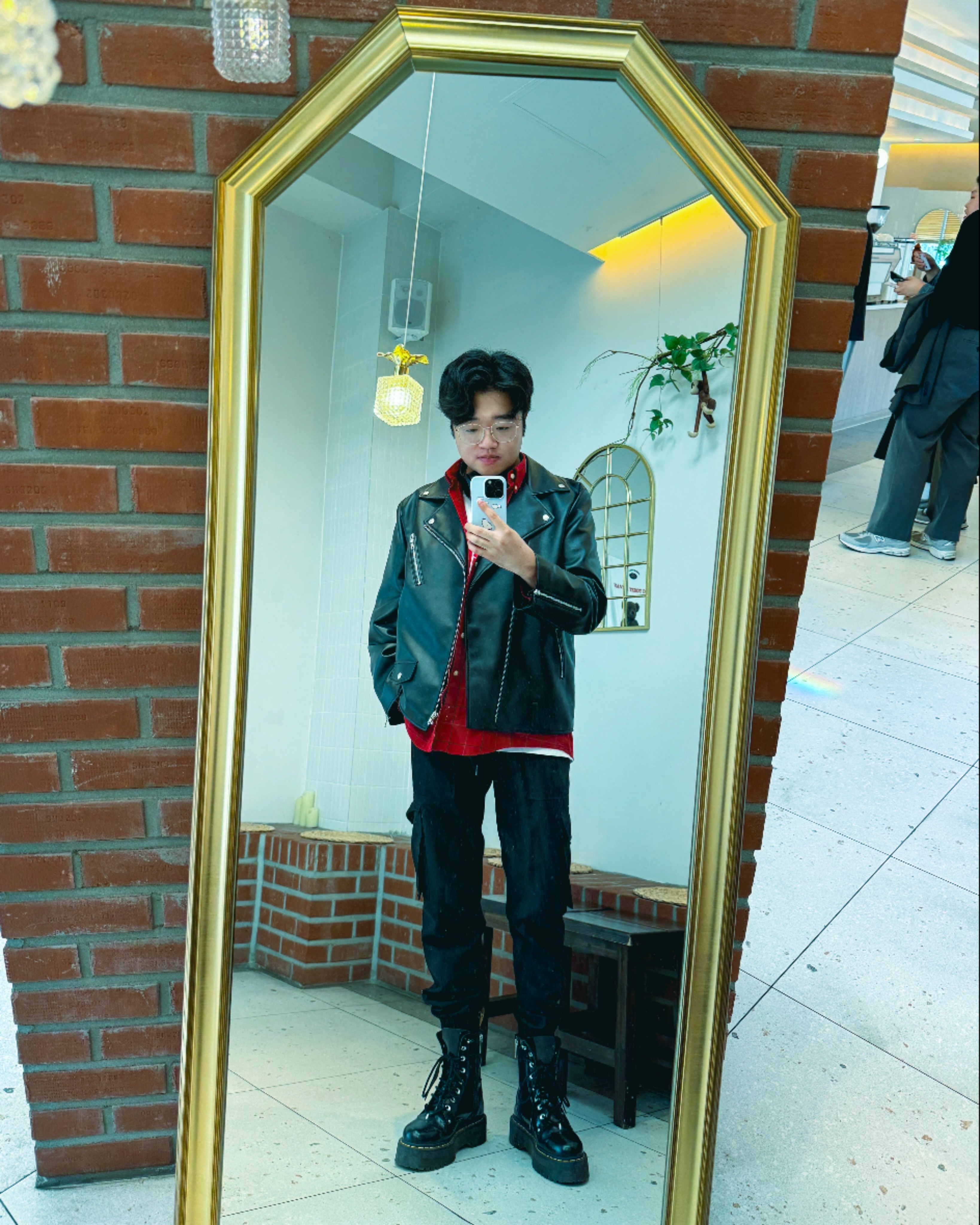 _
가죽의 계절
.
.
.
#selfie #igers #ootd #ootdfashion #패션 #데일리룩 #일상 #좋반테러 #맞좋아요 #맞좋튀 #좋아요 #좋반테러반사 #selfie #daily #떠나요 #카메라 #사진작가 #photographer 📷📸