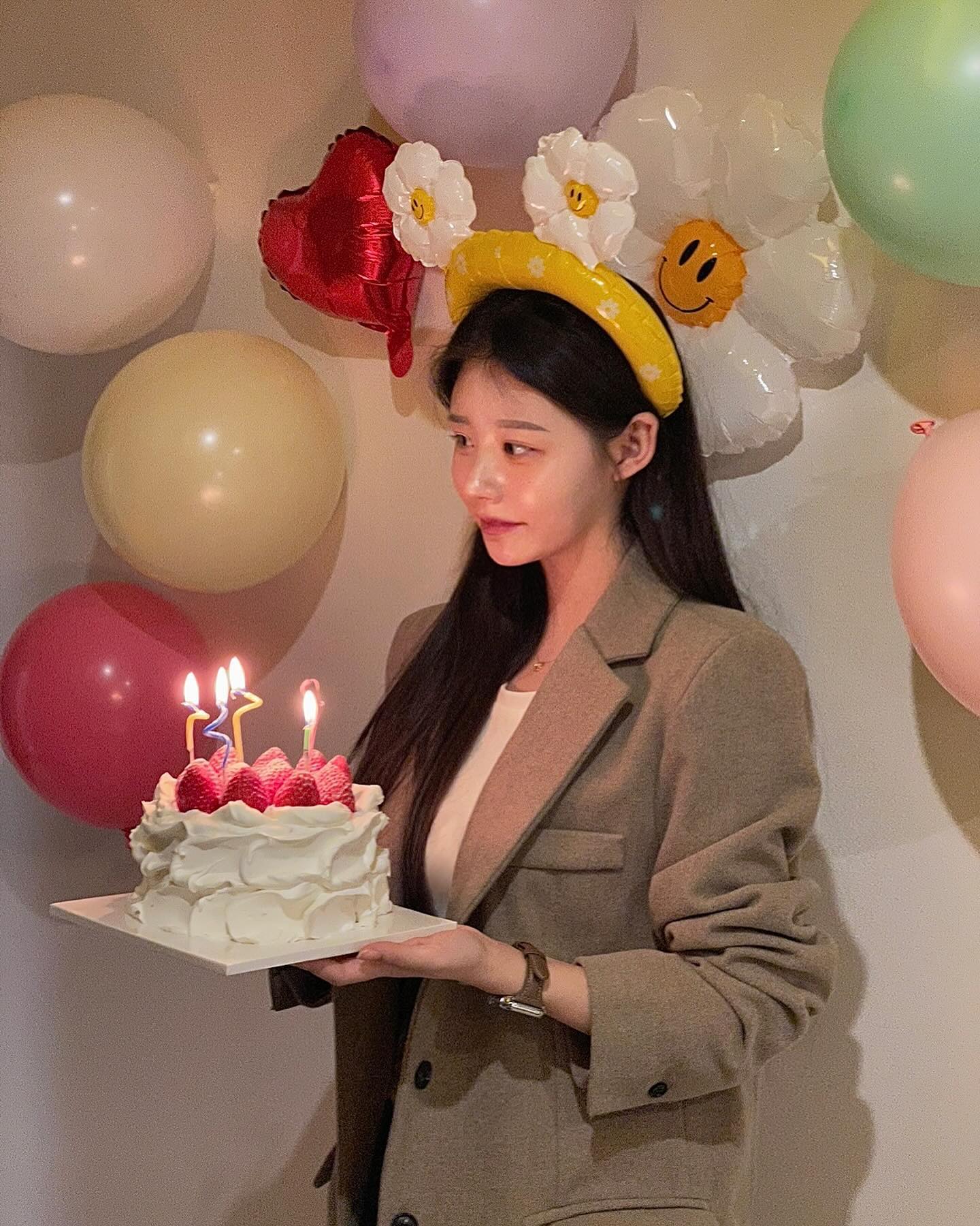 나 아직 생일인 척 해도 될까.?.