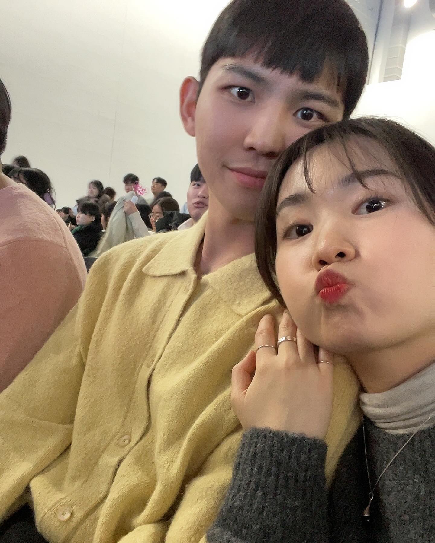 멜크🎄
악뮤콘서트도 보고
좋은사람들도 만나공
즐거운 크리스마쓔♥️