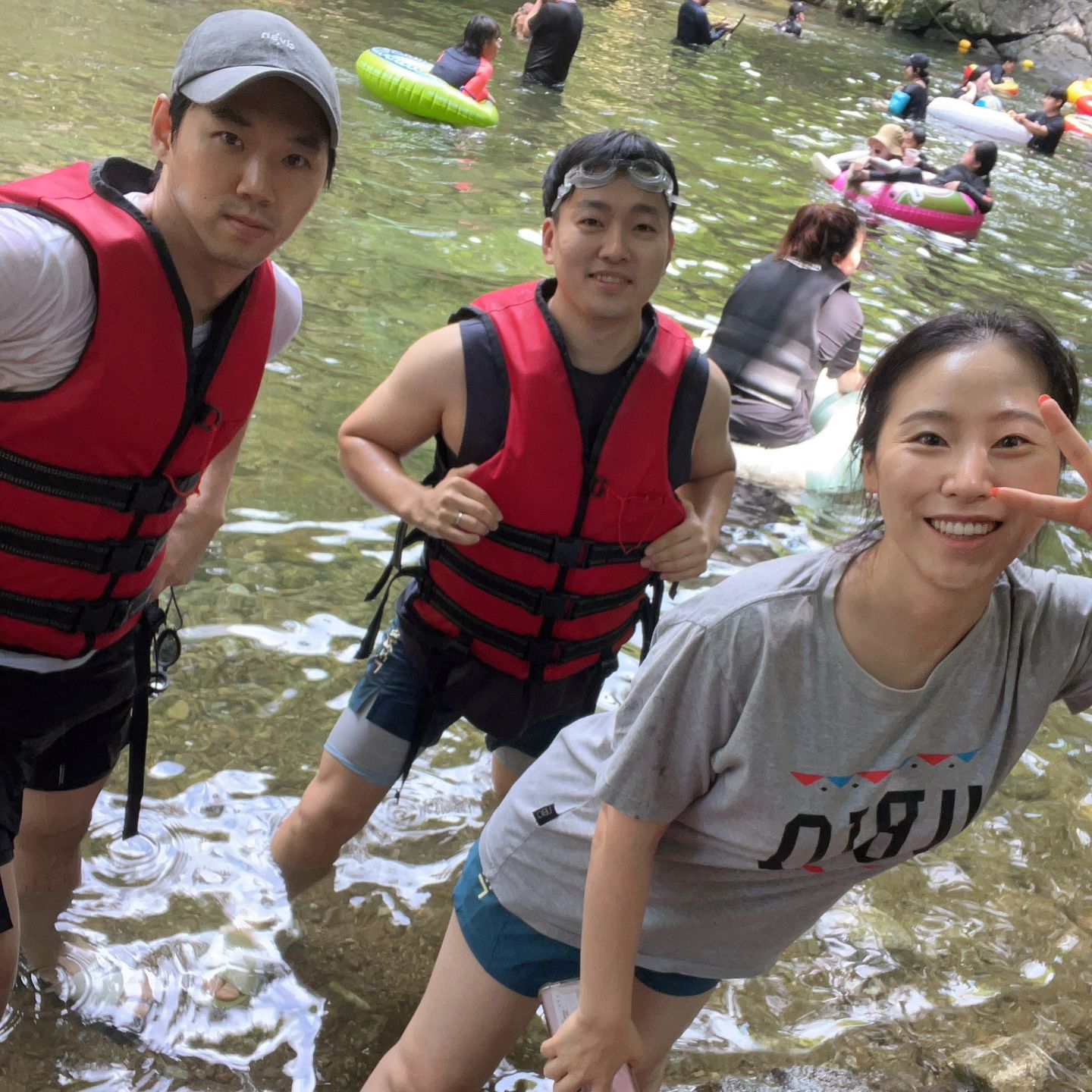 반가운소식이 가득하고 
새로운 조카들이 많을 우리의 하반기를위한
당분간 못보는 나의 Suncheon fam😍
See you very soon🤩

#계곡