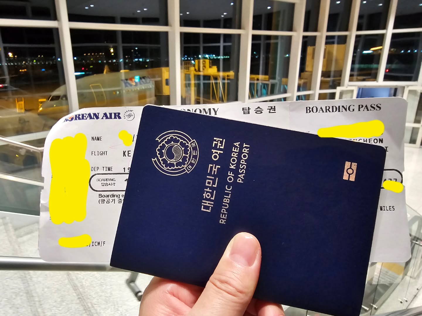 오랜만에 베트남으로 고고씽~~
호치민 저녁 비행기는 첨 탔는데 아침때보다 정신이 더 없네
공항이며 라운지며 사람도 많고
잘 먹고 쉬다가 올께요~

young_hwa_go
jeonghj27 얼른오렴 ~~

#호치민 #호치민여행 #베트남여행 #베트남 #대한항공 #인천공항제2여객터미널 #인천공항 #incheonairport #koreanair