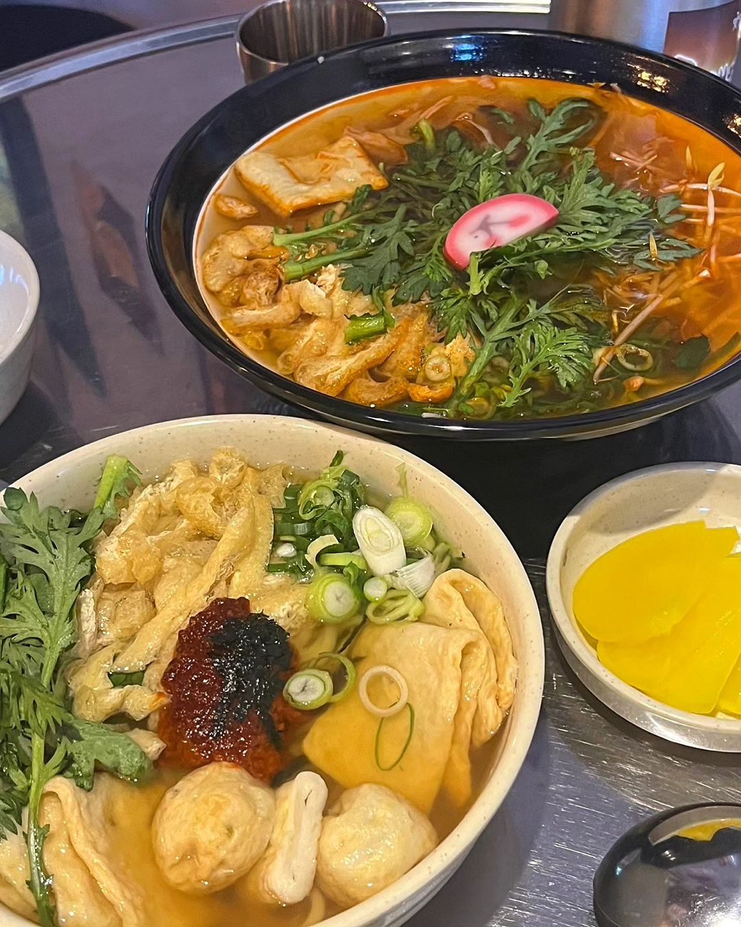 #협찬 [남양주] 깡우동 다산점

포차분위기의 우동 맛집 깡우동을 다녀왔어요! 깡우동은 우동을 생면으로 조리해서 일반 우동보다 시간이 좀 더 걸린다고 해요. 시원하고 개운한 국물에 쫄깃하고 탱탱한 면발까지 너무 맛있는 우동집!!!!! 어묵우동먹고 바로 소주시킨건 안비밀,,, 깡우동은 해장우동 전문 매장으로 이번에 마라우동이 신메뉴로 런칭 되었으니 한번 드셔보세용‼️ 의정부에도 생기면 좋겠어요🥹🙏

✔️어묵우동중간맛 9.5 
다대기가 들어있어서 풀어주면 완전 칼칼한 찐한 육수의 우동,,, 국물먹자마자 이건 소주다 했어요,, 
✔️마라우동 보통맛 10.5
호불호 없이 먹을 수 있는 마라우동으로 마라입문하기 딱인맛이에요,,
✔️탕수육 15.0
탕발장을 아시나요,,,, 웬만한 중국집보다 맛있는 탕수육,,, 광동식탕수육으로 눈꽃튀김까지 더해져 바삭하고 속은 촉촉한 고기로 꽉 차있어서 두툼하니 씹는맛까지 일품이었어요,, 

📍주소: 경기 남양주시 다산중앙로123번길 22-24 (다산진건지구 상업4-4-5) 1층 109호
📍운영시간: 매일 17:00-02:00 (L/O 01:30)
📍주차, 남/녀 화장실 구분, 무선 인터넷

#깡우동 #해장 #해장우동 #마라우동 #남양주맛집 #다산맛집 #다산술집 #다산해장 #다산우동 #남양주우동 #우동맛집 #술집추천 #마라맛집 #탕수육맛집 #탕발장 #매운음식 #다산깡우동 #남양주술집
#남양주핫플