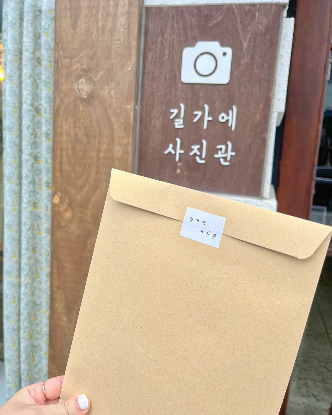 ⠀
짝꿍이랑 셀프사진관에서 찰칵 🤎
난 보정본 받을 때가 젤 설레더라 ~
⠀
⠀
# 또 이렇게 둘만의 추억 생성 ing