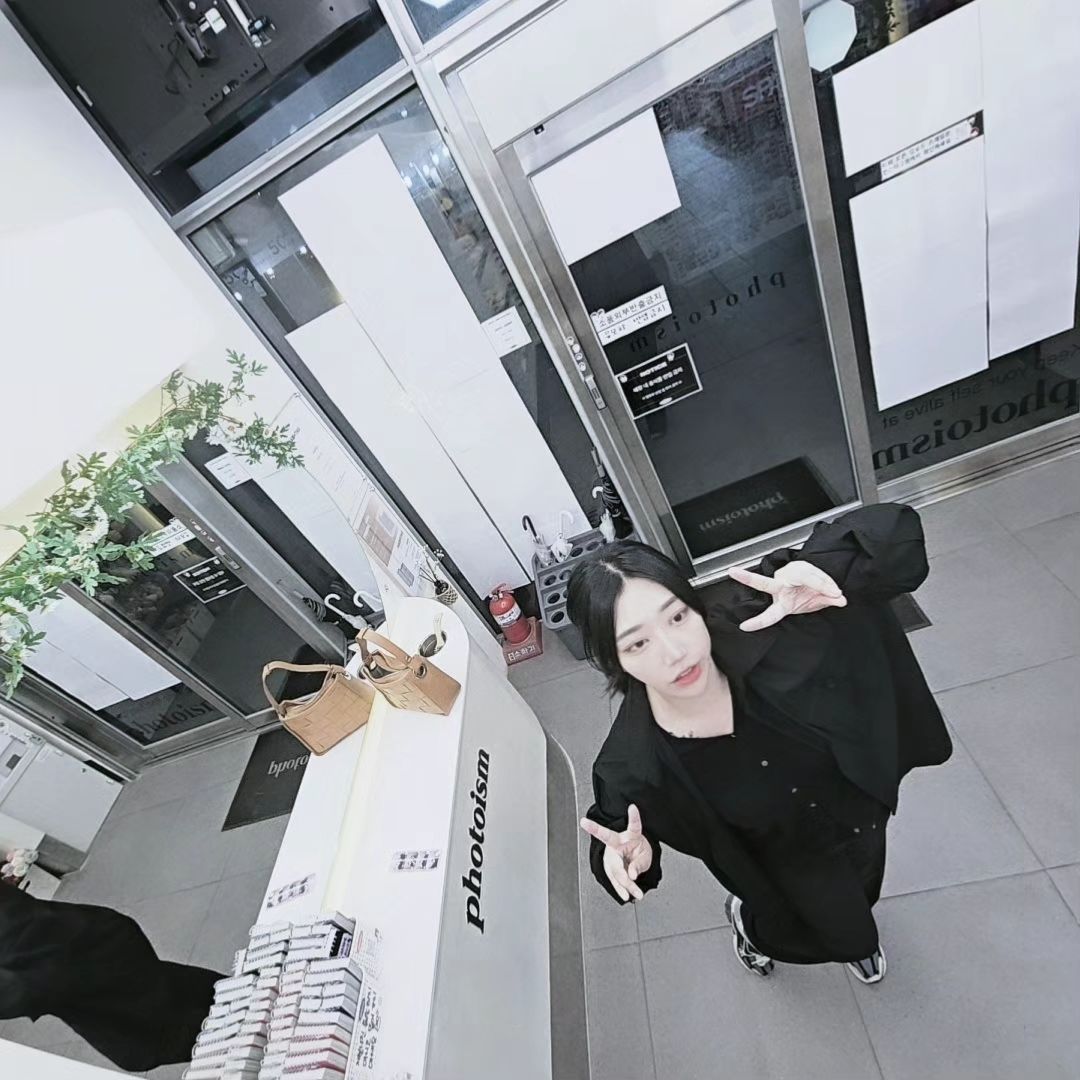 생일도 아닌데 내 돈 내고 내 의지로 포토이즘 간 날...;;
해가 서쪽에서 뜬 날;;;