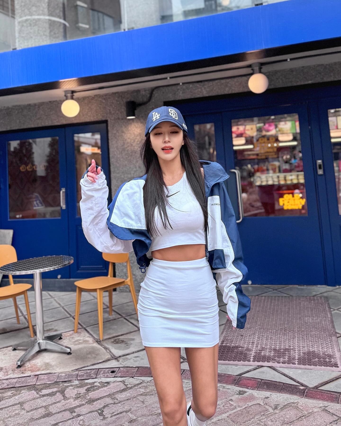 한정판 듀얼로고 볼캡 선물받았어여😍
기프트 박스에 이름까지!! 넘나 감동🥹

#mlbkorea #mlbcab #mlbcrew #mlb모자 #캡모자 #볼캡