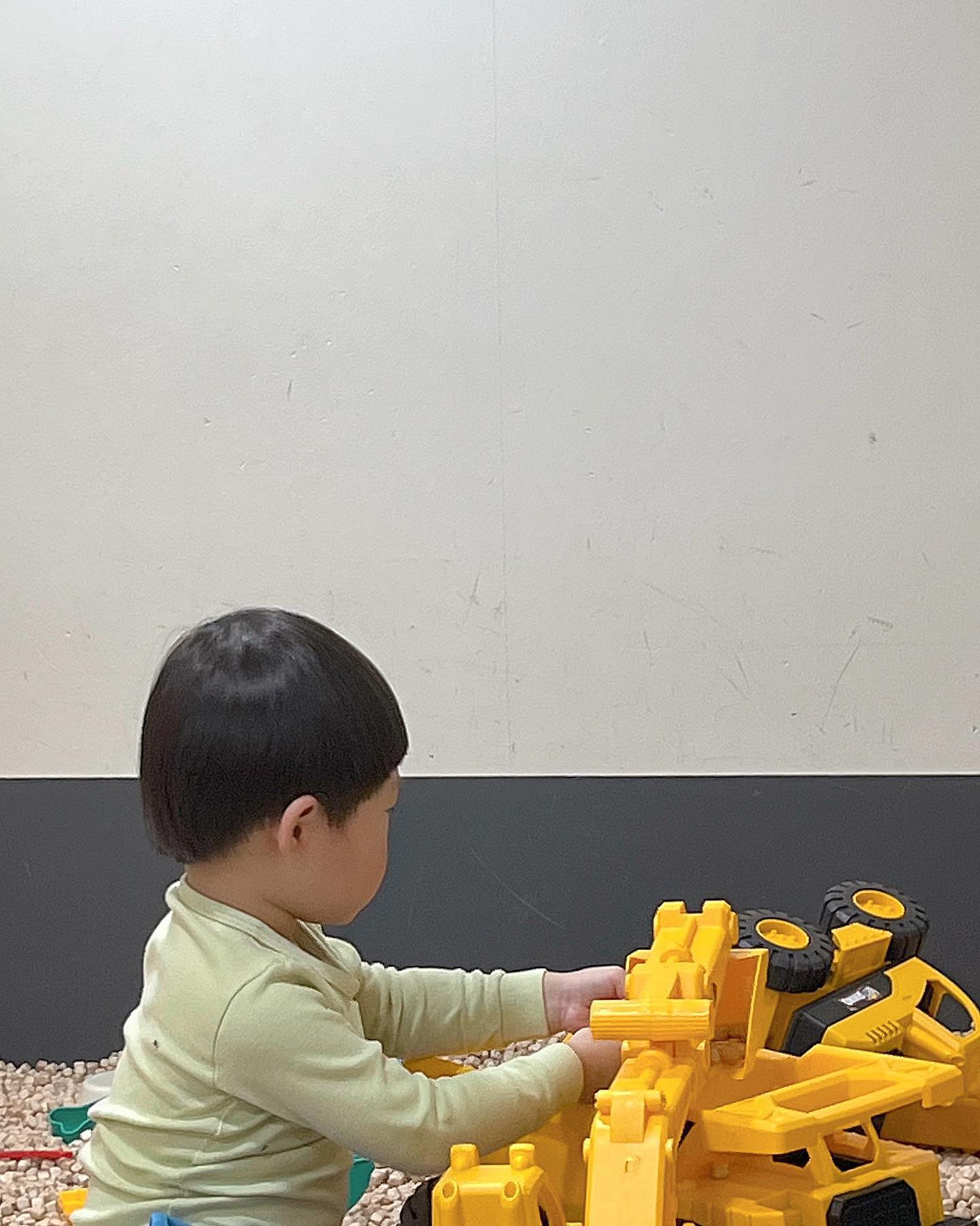 👦🏻 + 𝟭𝟬𝟰𝟳 👧🏻 - 𝟰

 
갑자기 점심쯤 스티커북놀이하다가 급 심시매~이러길래
급하게 키카 슝슝 

방방이 뛰다 애낳올까봐ㅋㅋㅋ
오빠가 계속 졸졸졸

어떤 엄마 애 아기띠하고 디디알 하던데
내년에 나도 꼼꼼이 안고 해바야겟다 🙌🏻🙌🏻

#34개월아기 #담주출산😱
