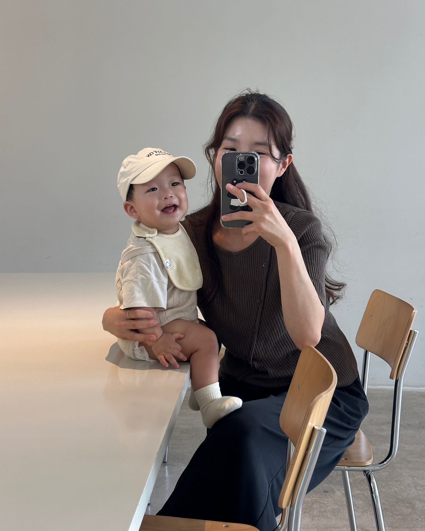 돌촬영하러 가기 전,후에만 기분이 좋으신 이유는 뭔데요,,
엄마바라기 준바리........🥲🥲💛