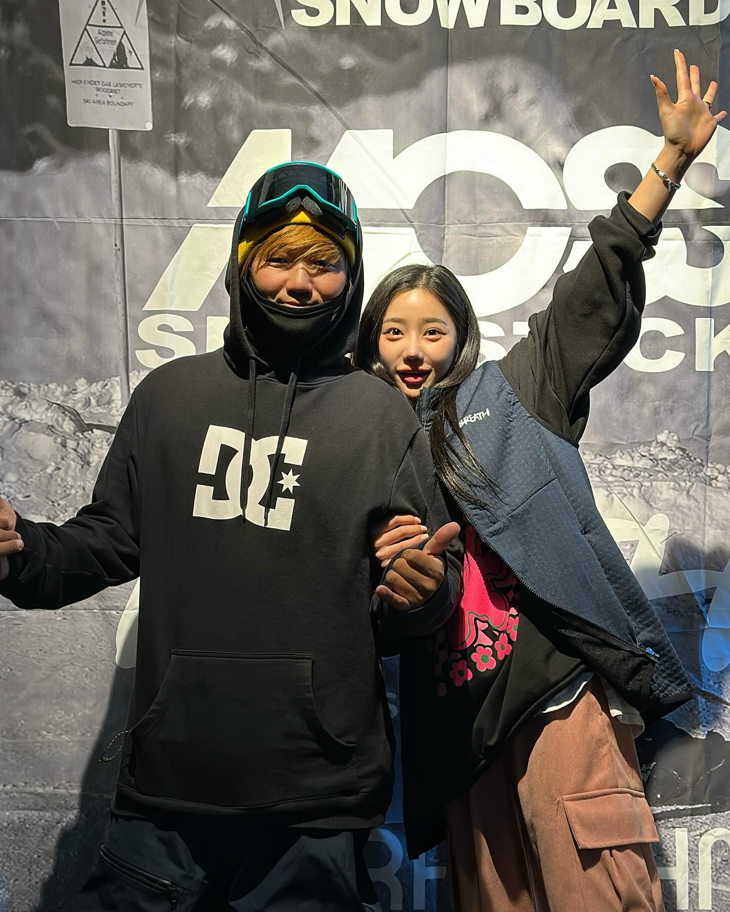 라마, 始めまして!

breath crew & supporters 모임 후,
팬이었던 라마오빠(?)와의 짧고 강력한 만남🔥
짱카와님이랑 찍은 단체 모임 사진은
애껴뒀다가 올려야지!! 너모 소듕해ෆ⸒⸒⸜( ˶’ᵕ‘˶)⸝

시즌시작을 이렇게 뜻깊은 시간으로
시작할 수 있어서 참으로 즐겁고 행복하당!🥹♥️

💙rama, 本当にありがとうございます🩵

kazunorihirama 
breath_layer 
bcstreamsnowboards 

#라마 #스노우보드 #snowboard 
#일본 #한국 #bcstream #スノーボード 
#breath #촬영 #휘팍 #겨울