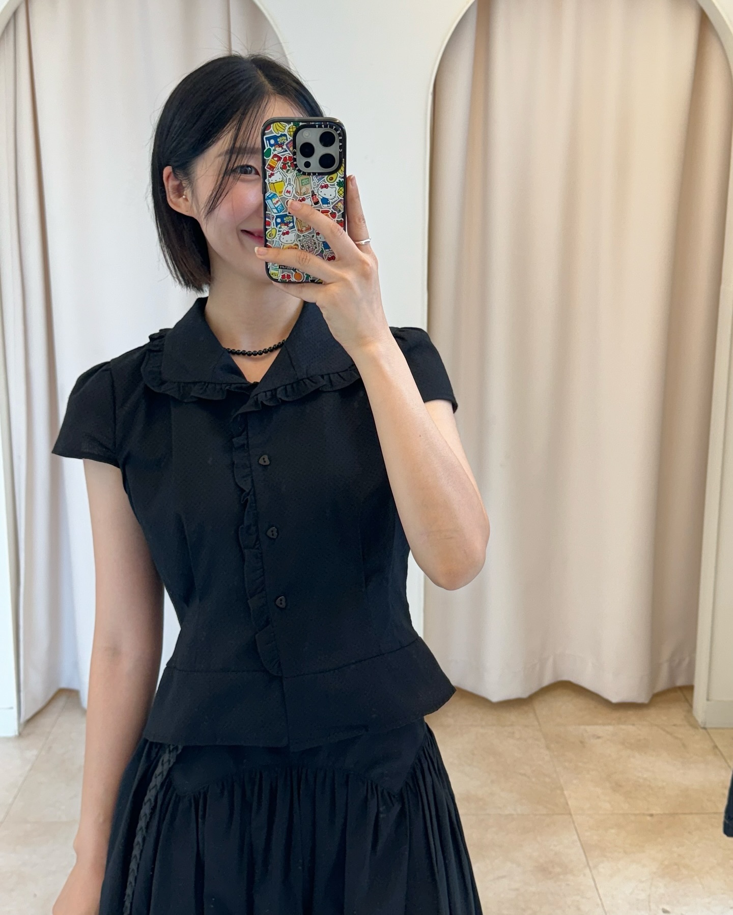 요즘 갑자기 빠진 블랙이들 .. 레이스 프릴 포인트 
🖤.. 블랙이라 부담스럽지 않아 좋아요 추처언 ~!
