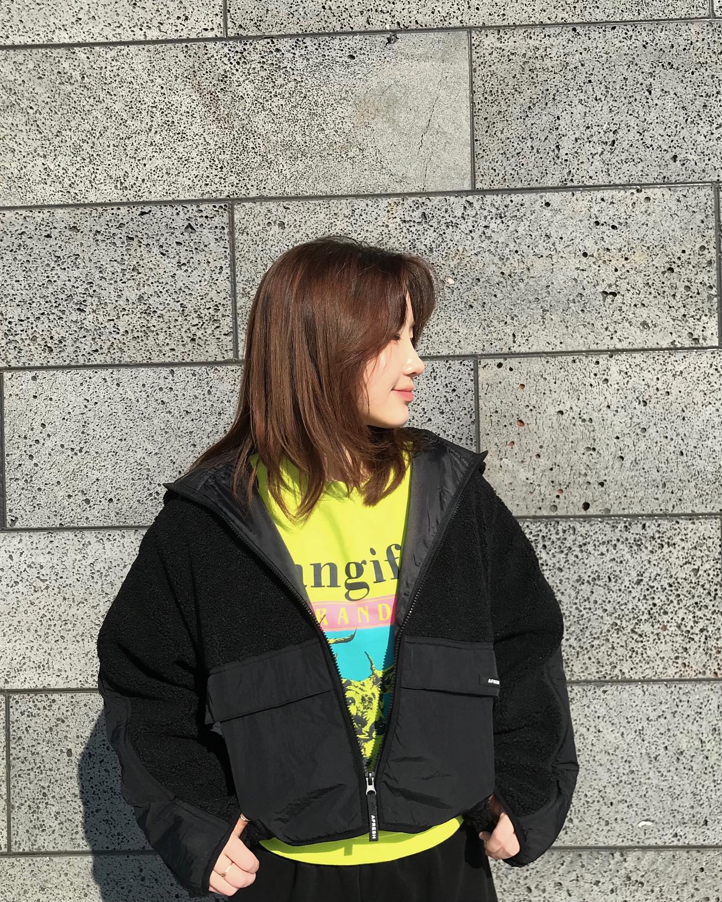 갑자기 추워져 두꺼운 겉옷은 필수가 되어버린 날씨🥶
편하게 막 입을 수 있는 적당한 기장감의 플리스 자켓으로 산책 도 따숩고 이쁘게 하기⛄️🤍💚
무신사에서 지금 특가로 구매 할 수 있다해요!!

afresh_sports 
#협찬 #어프레쉬
#어프렌드 #무신사 #무신사브랜드
#무신사스포츠 #무신사플레이어
#플레이어 #스포츠브랜드 #데일리룩
#플리스 #후리스 #겨울자켓 #겨울점퍼
#가을자켓 #가을점퍼 #아우터
#아우터추천 #겨울코디 #가을코디