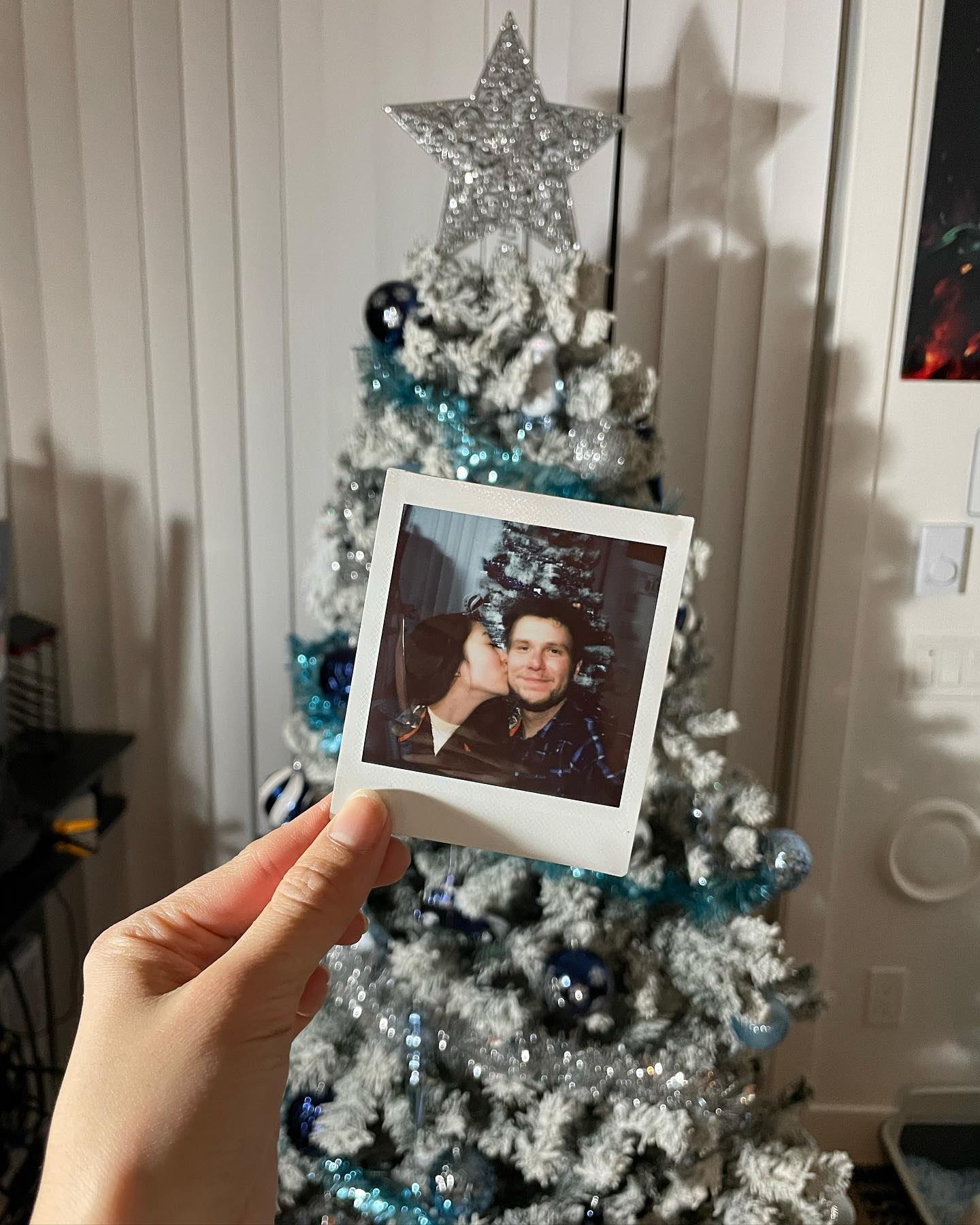 Merry Christmas 🎅🏻🎅🏻🎅🏻

You are the best gift I've ever had🎁