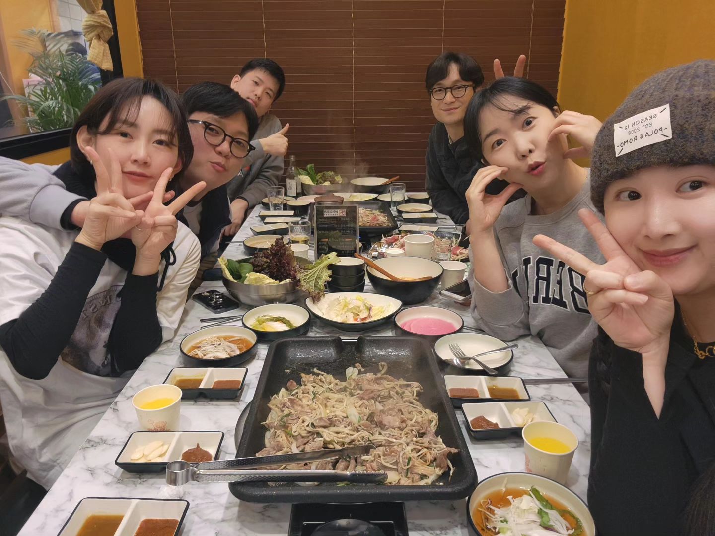 내가 제일 애정하고 사랑하는 모임♡
언니들 오빠들 너무 좋음♡
3월달엔 왕자오빠들,가족들 다모여서 단체사진찍어요!!
23년 잘가라!!!!♡