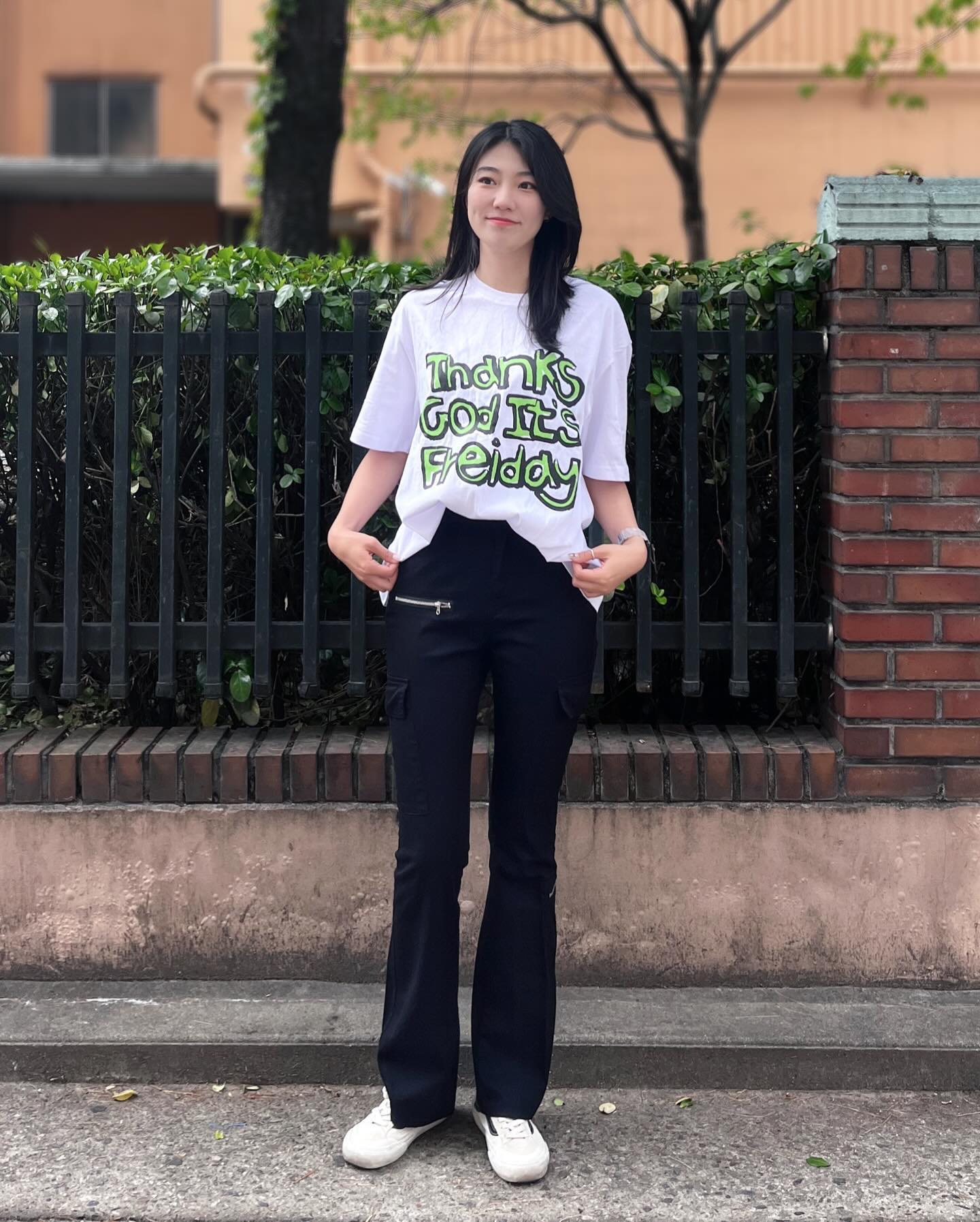 376분 뒤 TGIF💕 frei_official 
공식 온라인 스토어에서 20% 할인 중!
기야운 그래픽이 있는 프라이 반팔티 업어가세요🫧
⠀
#frei #프라이 #티셔츠 #반팔티 #반팔티셔츠 #티셔츠코디 #티셔츠추천 #반팔티코디 #반팔티추천