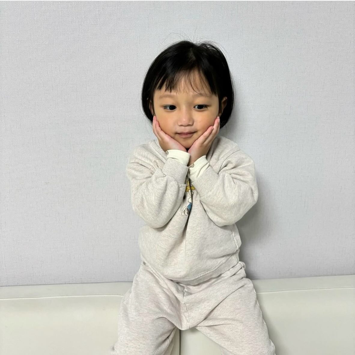 엄마의 충동으로 머리자른 하린이를 본 할머니는

👩‍🦳이건아니자나