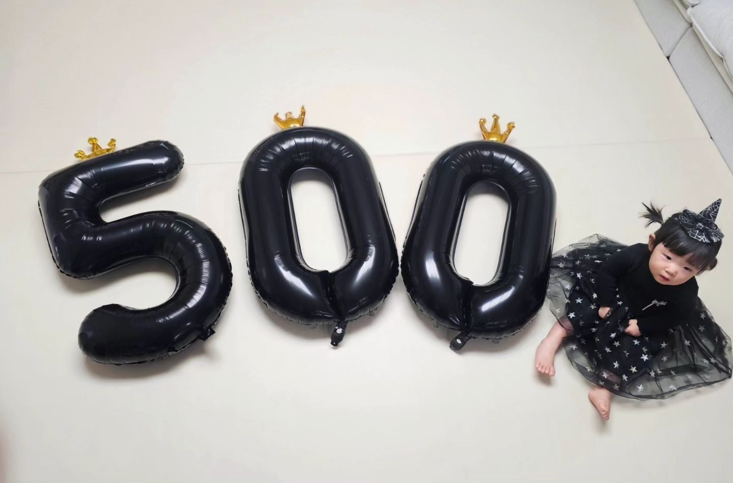 늦은 #500일 사진 ㅎㅎ
500일 그냥 넘어갈뻔 했는데 소율맘덕분에 ㅎ

첨엔 다 따로따로 놀았는데
요샌 같이도 놀고 
서로 장난감이나 먹는걸로 다투기도 하는거 보면
몬가 뭉클

소율다을 뒤에 이서자는거 넘 웃기다 ㅋㅋ
이서 지정석ㅋㅋㅋ

항상 감사해요
율스튜디오와 ssujin0824 
연포토그래퍼님 amelia_baik 

#생후505일 #16개월아기 #500일촬영