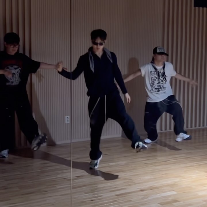 드디어 올린다..😎
#Choreo by me
whoisbeam - Numb
배워준 사람들🙇‍♂️
