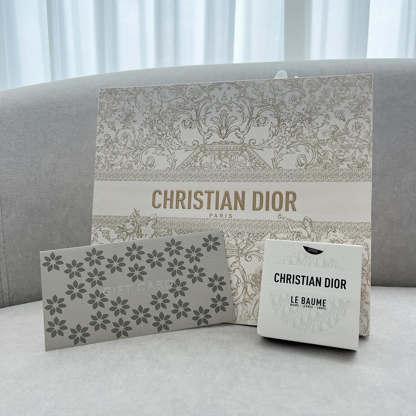 🎁🤍

#DIOR#HBD#두번째생일파티#생일파티#생일선물#선물🎁#디올핸드크림#디올#르밤