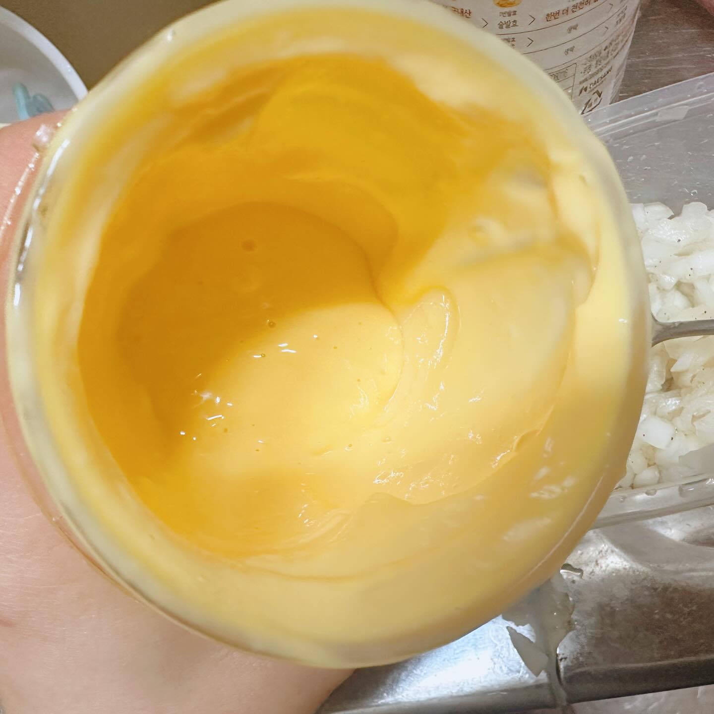 비오니 마트가기 싫어서 
마요네즈 만들고,
마요네즈에 양파랑 피클넣어 타르타르 만들어주기👩‍🍳

바삭바삭 생선가스와 맛있게 냠냠 

맛있다요👍👍

sweetlips0134
