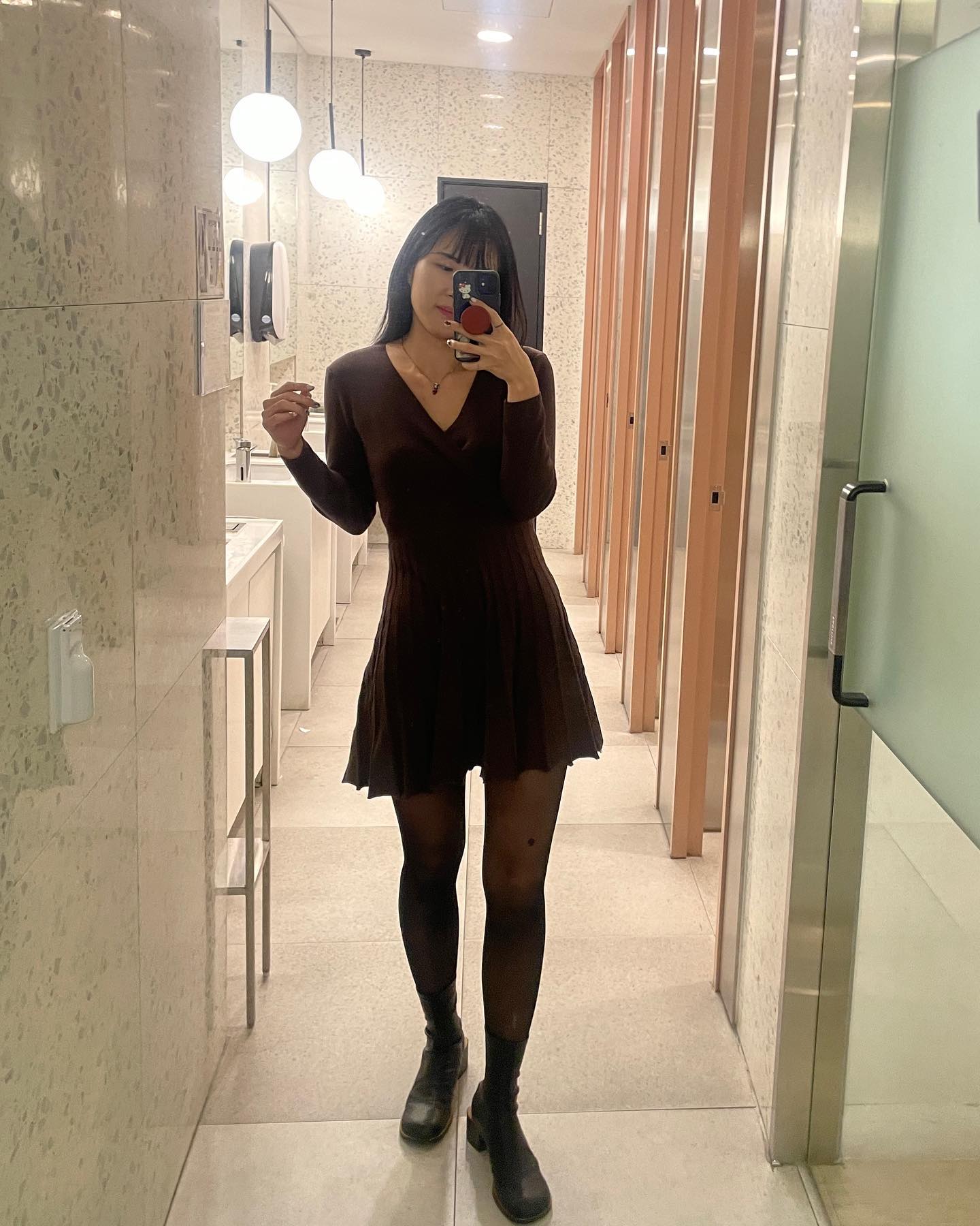 #연말 #셀카 #셀피 #셀스타그램 #셀카그램 #selfie #전신샷 #스니커즈 #스니커 #sneakers #오오티디 #ootd #나이키 #아디다스 #nike #adidas #데일리룩 #맞팔환영