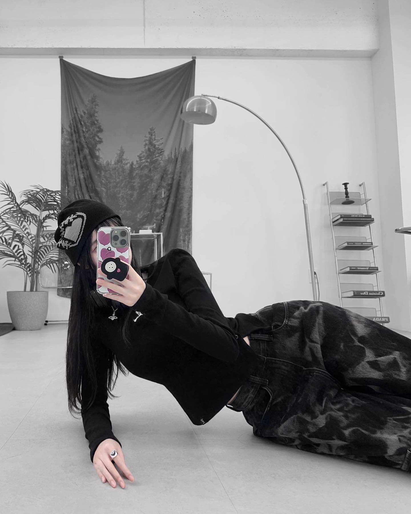 #협찬제공

[MISSLULZ ; ❤️‍🔥❤️‍🔥❤️‍🔥]

with_misslulz 의 MISSLULZ LOVE METEOR BEANIE (Black) 이에욤🖤

너 내 도도도독도독 동료가 돼라😈 세상 힙한 미스룰즈 비니 하나 슥-샥 하면 나두 힙스터😎

오랜만에 힙한 비니로 스트릿 코디를 해보았는데, 어떤가욤?🖤

(독감한테 호되게 혼나구 돌아온 힝입미댜 ⸝⸝ʚ̴̶̷̆ ̯ʚ̴̶̷̆⸝⸝ 힝구님들도 독감 조심하세욤🥲)

✔️ 힙한 러브 메테오 디테일❤️‍🔥
✔️ 부드러운 착용감
✔️ 원단 늘어남을 최소화한 열처리✨

#미스룰즈 #misslulz #비니맛집 #비니추천템 #힙한비니