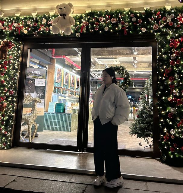  입력 중 … on Instagram: "@1rony9orno_official 에서 제품을 협찬받아 작성하는 글입니다!

- 이번에는 패딩을 협찬 받았어요! 이 제품은 투웨이 지퍼로 다양한 연출을 할 수 있더라구요☺️
- 사이드 포켓과 내부 포켓도 있어서 활용도가 좋아요!
- 밑단도 스트링으로 조절이 가능하답니다 :)
- 무거울 줄 알았는데 오리나 거위털이아닌, 웰론 충전재를 사용해서 가벼울 뿐만 아니라 뭉침이 작아 세탁에도 용이하네요!! 동물 털 알레르기가 있으신 분들한테도 좋을 것 같네요😀
- 안에 반팔만 입고 걸쳤는데 따뜻함을 느낄 수 있었어요! 올 겨울 가볍고 편한 패딩 찾으신다면 추천합니다👍🏻

.
.
#광고 #아이러니포르노 #아이러니포르노화이트라인 #숏패딩 #패딩 #아우터 #풀아우터 #パンツ #outer #댓글반사 #좋반댓 #likeforlikes #likeforfollow #like4likes #likesforlike #likelike #likeforlikeback #liketime #instagram #ootd #instadaily#오오티디 #followforfollowback #follow #likeme #l4l"
