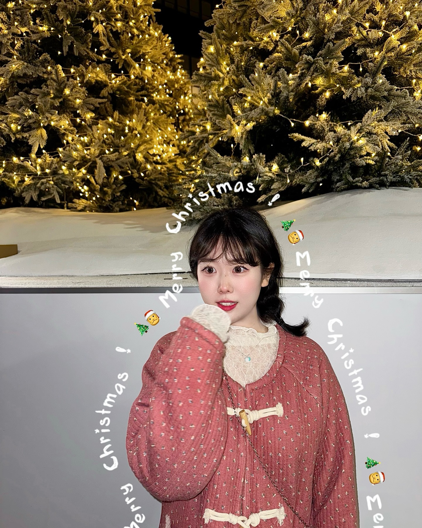 내 산타할아부지가 찍어준 오늘의 나🎅🏻♥🎄️
.
.
.
.
#맞팔 #맞팔해요 #likeforfollow #follow4followback #followme #followback #좋아요 #좋반 #좋아요반사 #l4l #likeforlikes #like4likes #소통 #일상 #데일리 #daily #셀스타그램 #얼스타그램 #selca #selfie #ootd #오오티디 #서울 #잠실 #잠실롯데월드몰 #크리스마스 #크리스마스마켓