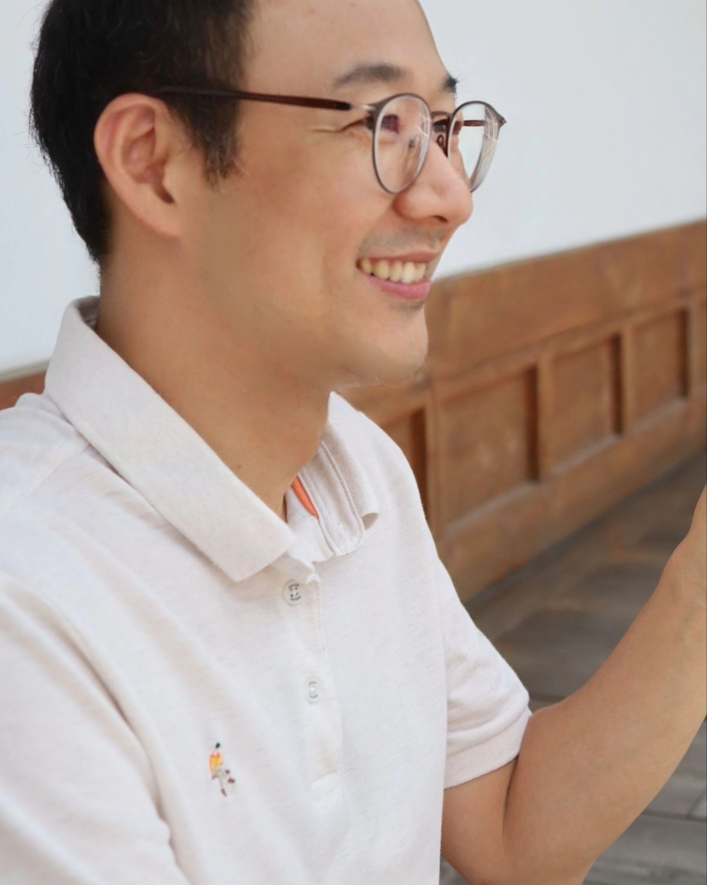 🤍

저희 남편 드디어 소원성취했잖아요
 
사람을 만나는 게 직업이라 얼굴에 생긴 흑자를
항상 거슬려 했는데 리팟레이저 시술 한 번으로
싹 없애버렸거든요!
 
레이저라 아프고 관리가 힘들까 봐 걱정했는데
리팟레이저는 전혀 그렇지 않더라구욤
 
🧊 냉각 온도를 유지하면서 레이저를 쏘는데
마취 없이 시술하는데도 아프지 않고,
개당 20초 이내로 시술 시간이 짧아 치료 시간에 대한 부담 NO!
 
레이저 후 붉음증이나 색소침착 현상도 최소화하는 레이저이기 때문에 시술 2주 후 듀오덤 밴드를 떼고 바로 일상생활할 수 있었답니다
정품 트리트먼트 팁을 사용하기 때문에 시술도 안전하면서
식약처와 미국 FDA 승인을 받은 의료기기니 신뢰도 UP!
 
흑자제거가 필요한 분들께서는 고민하지 마시고 간단하게 리팟레이저 강추해욤!
 
#분당피부과 #백자레이저 #리팟레이저 #리팟백자레이저 #reepot #리팟 #흑자 #흑자고민 #피부얼룩덜룩 #흑자제거 #흑자레이저 #흑자없애는법 #검버섯없애는법 #검버섯 #피부 #피부고민 #레이저시술 #레이저추천 #건강한피부 #꿀피부 #동안피부 #피부개선 #피부미인 #피부고민끝 #피부고민해결사