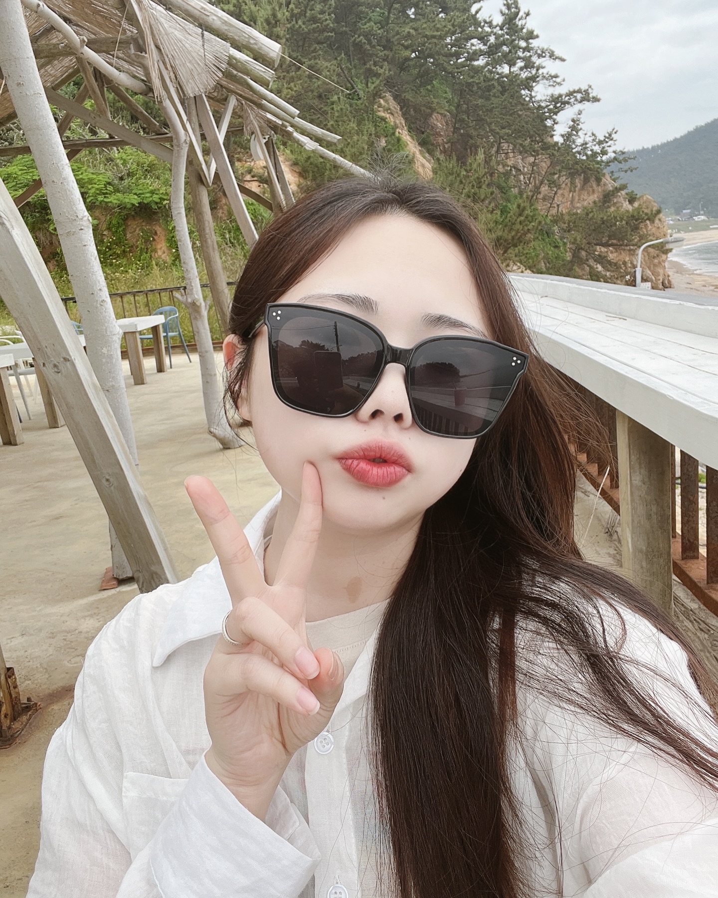 시원하게 바다로 피신🌊 집이 더 시웡하긴하지만헤헤
.
.
.
#태안 #인생버거 #태안인생버거 #해피준카페
인생버거 웨이팅 있어서 포장 예약하고 해피준카페에서 20분 바다보면서 힐링 하기 딱! 바로 앞에 두건물 있지롱~