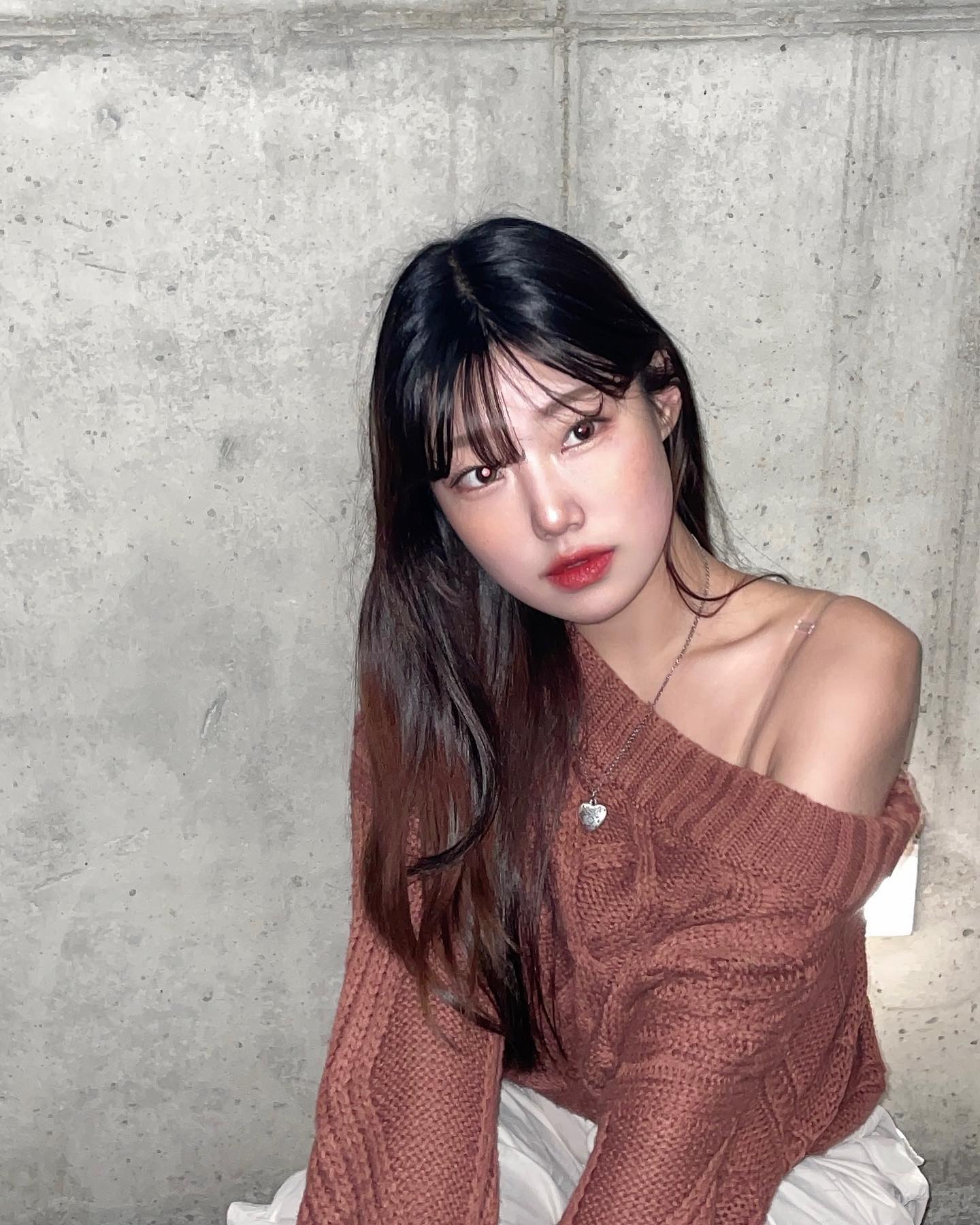 벌써 2월 순-삭이라ㄴㅣ..💨💨
⠀
하.지.만
다가오는 3월을 맞아, 좋은 소식을 가져왔어요!📮
⠀
바로 내일(3/1)부터 일주일 동안 
💚우리가 사랑하는 올영세일💚 START ! 

3월의 첫 올영세일을 맞아,
제가 꾸준히 쓰는 #올영세일추천템 을 소개합니다!🛍️
⠀
* 갈웜에게 아묻따 찰떡인 ‘3CE 클라우드립틴트_이메너스’💄
* 끈적임 zero, ‘자작나무 수분선크림‘💧
* 민감피부 진정 tem, ‘메디힐 티트리 에센셜 마스크‘ 🍃
⠀
지금 올영 APP을 확인하시면 3월 할인예정상품을
미리 만나보실 수 있답니다 - !!🤍

oliveyoung_mag_official 
oliveyoung_official 

#셔터 #셔터브리티 #올리브영 #올리브영셔터 #올영세일