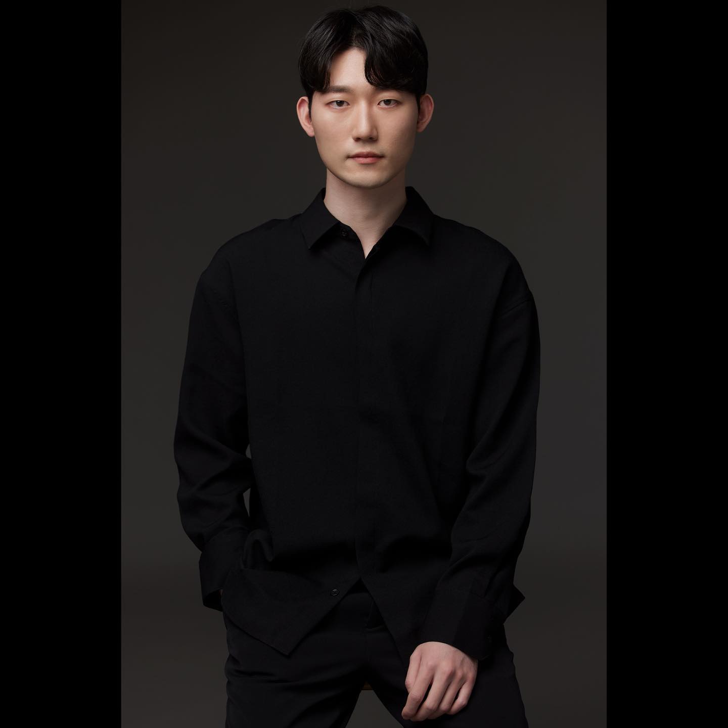 처음으로 찍어본 프로필사진
컨셉 ver.1 
.
.
.
.
.
.
.

#seoraestudio#서래스튜디오#배우프로필#연극영화과#강남프로필사진#화보#오디션프로필#캐스팅#스냅사진#스냅모델#단편영화#장편영화#상업영화#독립영화#엔터테인먼트#광고모델#광고#영화#드라마#배우#bts봉준호손흥민minseongkangletsgo #movie#drama#theater#actor#cf#music#agency#model#blackconcept