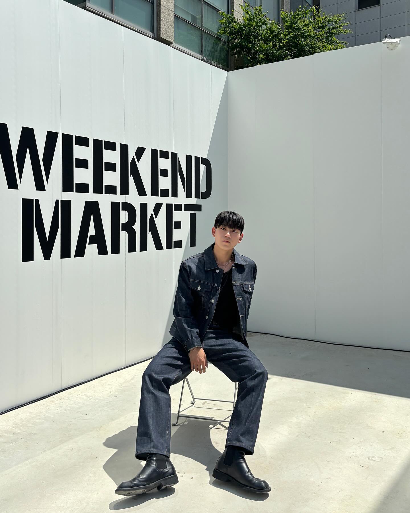 #광고 오늘 성수에서 젤 핫한 무신사 x 에스팀 Weekend Market
 musinsa.official esteem.estudio 즐기고 왔습니다~! 

🏷 주말 성수는 늘 핫하지만 Weekend Market 은 진짜,, 쏘 핫.. 🔥🔥에스팀 모델 셀러분들과 다양한 무신사 입점 브랜드의 예쁜 제품들을 플리마켓으로 만나볼 수 있었어요! 

🏷 전체적으로 컨셉도 너무 좋았고 다양한 포토존과 DJ 이벤트, 타코까지 준비되어 있어 제대로 즐기고 왔습니다~!

📌 위치 : 서울 성동구 성수동 2가 273-35, 스퀘어 성수4
📌 일정 : 5/18(토) - 5/19(일) 13:00 ~ 19:00

🙏🏻Thank for musinsa.official 

#무신사 #무신사스냅크루 #에스팀 #성수팝업 #성수동핫플 #패션모델 #남자모델