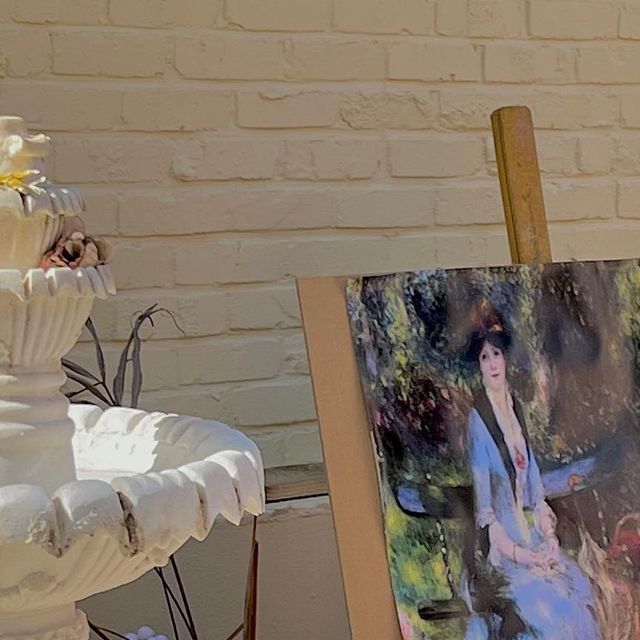  비나 ෆ 여행 on Instagram: "#협찬 독보적인 분위기의 광안리 카페🎨

📍오비아 광안리
▫️부산 수영구 민락로14번길 33 1층
▫️매일 10:00 - 24:00 (라스트오더 23:30)
▫️아메리카노 4,500원 / 카이막 브레드세트 15,000

유럽느낌 물씬 나는 꽃 분수대에 반해 한걸음에 달려간 광안리의 카페 〰️🌺

골목 사이에 있는 카페라 아지트 느낌도 나고 사람이 북적북적하지 않아 여유롭게 시간 보내기 참 좋았다☺️ 인테리어도 입구에서부터 예술적인 느낌이 가득했고 소품들도 예뻐서 그저 감탄…💖

카이막세트는 크림이 아주 한가득이라 빵에 듬뿍듬뿍 발라먹어도 양이 정말 넉넉해서 남을 정도였다❕
카이막 먹을 때마다 항상 크림 아껴먹느라 감칠맛났는데 여긴 그럴 필요없어서 넘 좋았다 달달해서 아메리카노랑 같이 먹기 아주 딱임➿ 다음에 가면 채채라떼 도전해봐야지🤍

#오비아광안리 #광안리카페 #광안리브런치 #광안리와인 #리뷰노트 
 
👋🏻 더 많은 여행정보가 궁금하다면? @binatravel_"