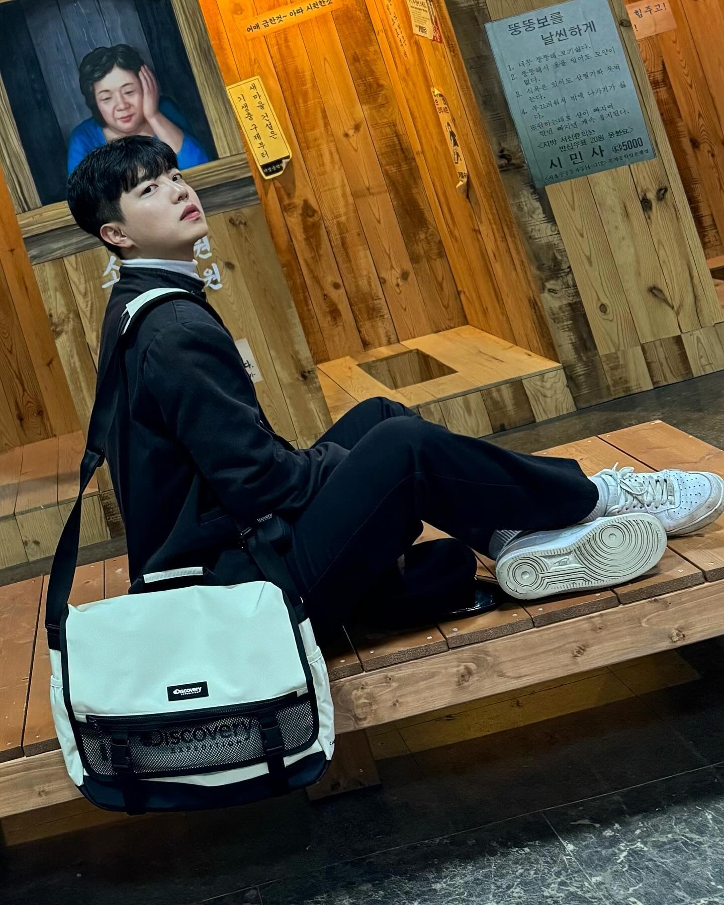 #광고 옛날버전 신학기 준비도 갓스커버리로 ✌️
#IAMDISCOVERER discoveryexpedition_kr 

- 디스커버리 라이크에어 퀸텀 메신저백 

✔ 가벼운 무게와 노트북까지 들어가는 넉넉한 공간 
✔ 학생룩에도 데일리룩에도 잘어울리는 모던한 디자인 

모두들 신학기 준비 잘하자구요😊 
.
.
.
#디스커버리 #학생가방 #메신저백 
#신학기가방 #디스커버리가방 #가방추천