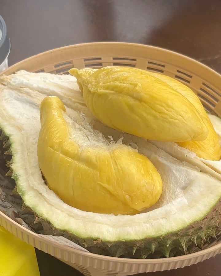두리안💛 과일 천국 가고파🥥🥭🍉🌈💜
#unclejoedurian #chowkitroadmarket #llaollao #malaysia
