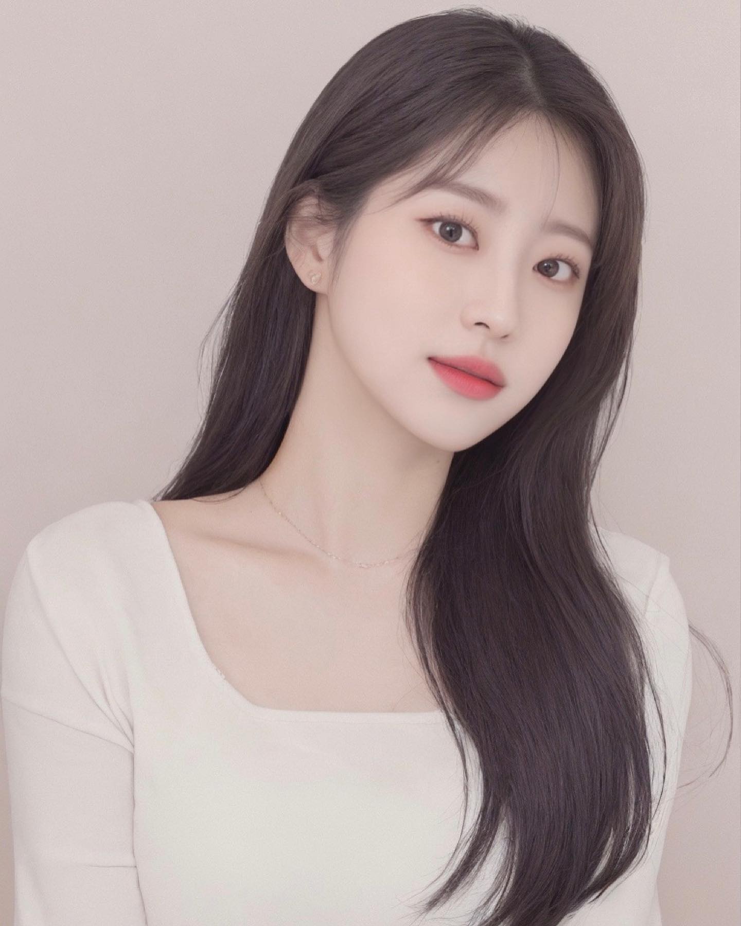 이렇게생겼으면좋겠ㄴ다...ㅋ 
#스노우#ai프로필