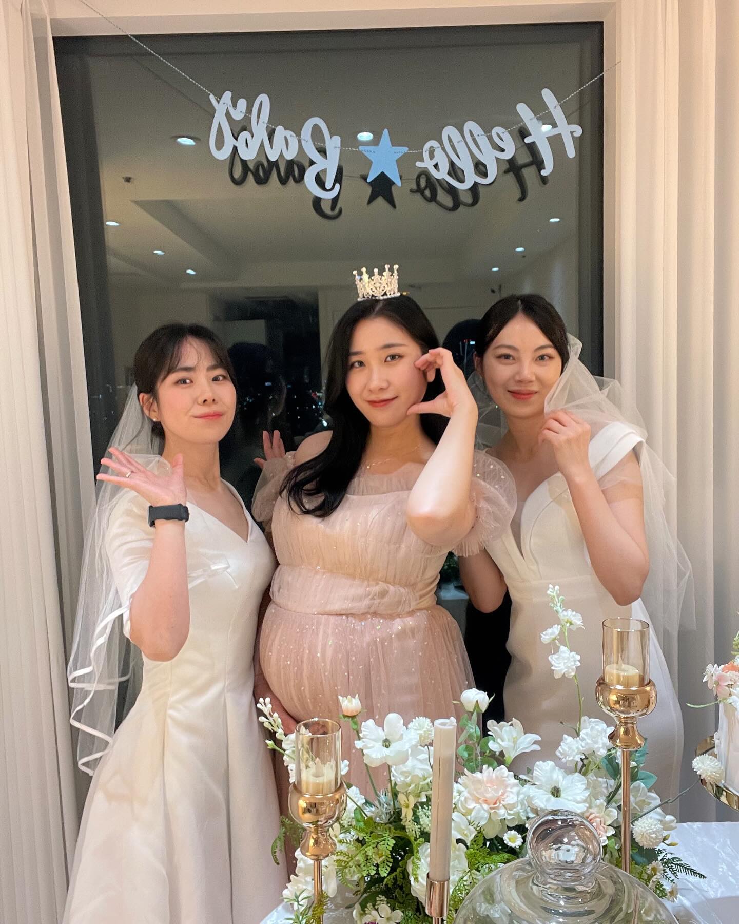 happy baby shower🙏🥳🎉
챙겨줘서 고마와 😭 
D-57 악 얼마 안남았다아아
애낳고 만나죠...🫶