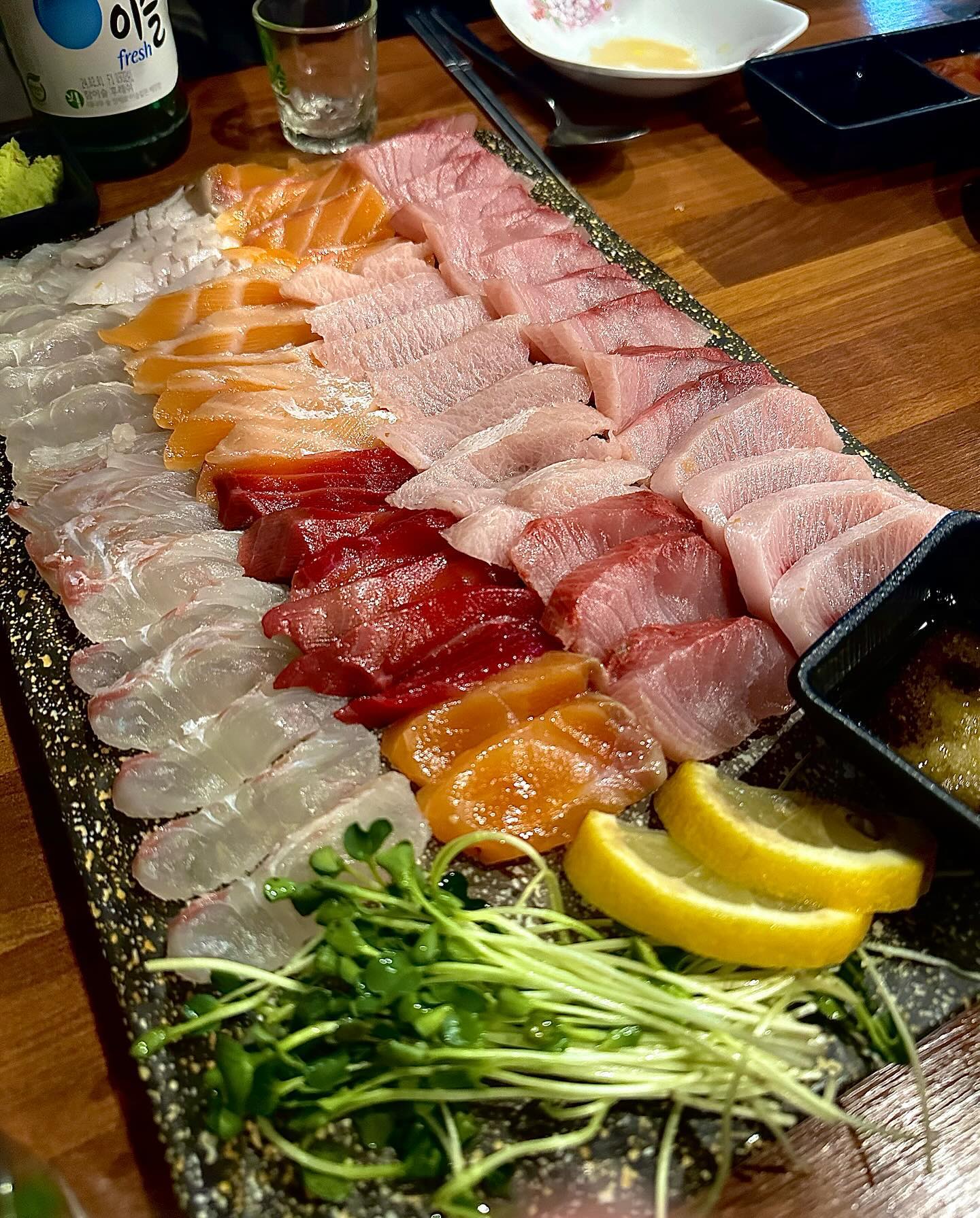 #칼맛
#맛집
#모듬회
#성게알
#감태
#돌멍게
#대방어구이
#연어장
#새우장
#냉제육
#해물라면
#서비스 대박👍🏻
#참이슬
#좋은사람들
#행복한시간
#단우 너는 좀더 크면 함께하자😘
#많이 웃은날
#2차

1차는 #송대장 
#콩김삼 사진을 못찍었네ㅠㅠ
#맛있었다