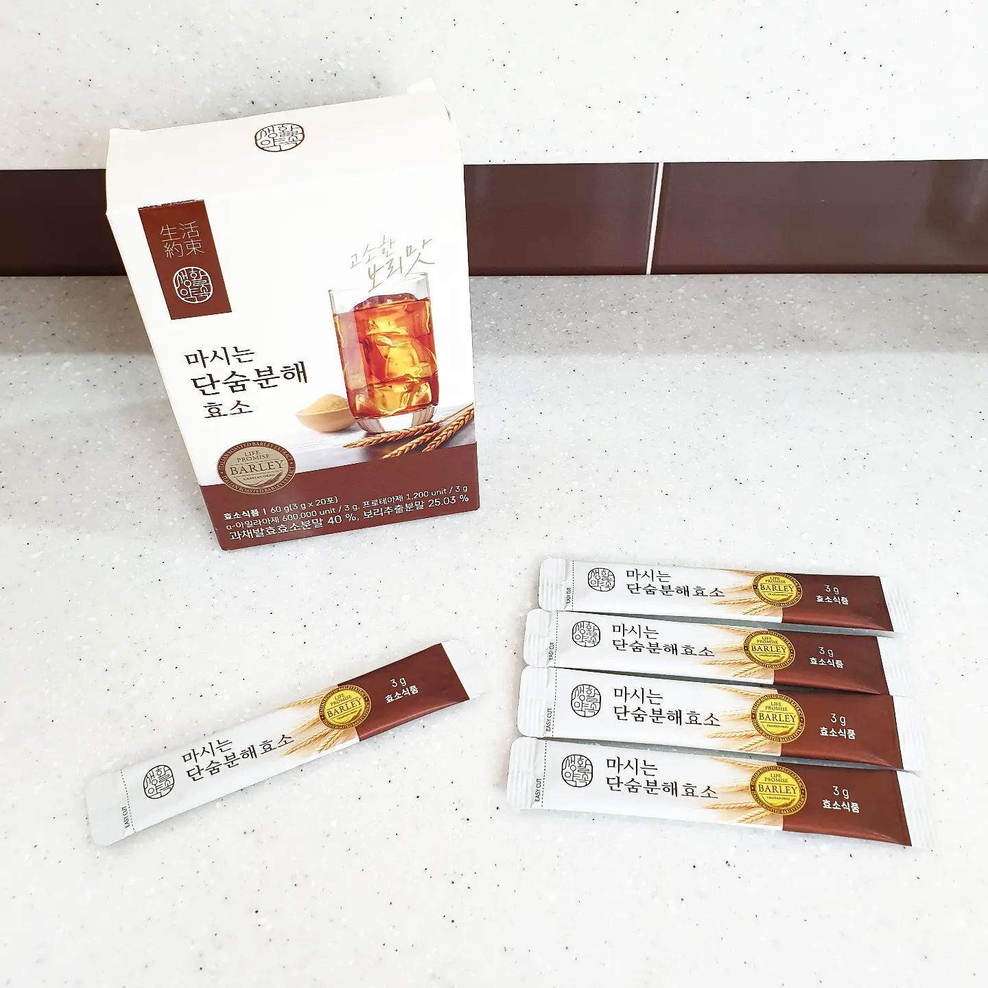 #협찬 lifepharm_kr
⠀
⠀
소화력이 떨어진다는건 나이들고 있다는거
맞죠? ㅋㅋㅋ
요즘 밥먹고나면 너무 힘들어~요 🤣
예전과 많이 다르답니다.
그래서 꼭 챙겨먹어야 한다는 효소를
먹기 시작했어요~
#마시는단숨분해효소 랍니다.
⠀
간편하게 물에 타서 마시고 있는데
보리차맛이라 부담없이 맛있게 마실 수 있어요.
⠀
식후나, 속이 좀 더부룩할때 마셔주면
몸에 흡수가 빨라서 그런지~
#마시는효소 덕분에 화장실도 잘가고 있어요~
속도 편안합니다^^
⠀
가벼운 몸과 마음을 위해 맛있게 마시고 있는 요즘이랍니다.
추석땐 더 열심히 마셔야 할듯요^^
⠀
⠀
⠀
#생활약속 #단숨분해효소 #보리차맛효소
#보리차 #발효효소 #신개념효소 #올인원효소 #라인관리 #효소추천 #탄수화물 #단백질
#단숨분해
⠀
⠀
⠀
⠀
⠀
⠀