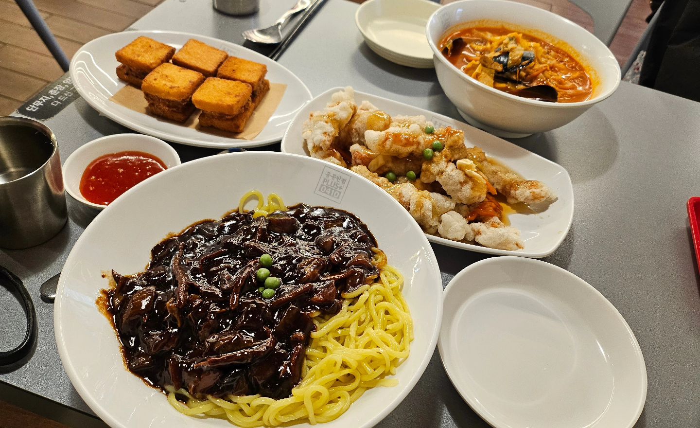 홍콩반점 뭐야

왜이렇게 맛있는데...
살찌려니 안먹던게 다맛있는 요즘 
ㅋㅋㅋㅋㅋㅋㅋ

♡