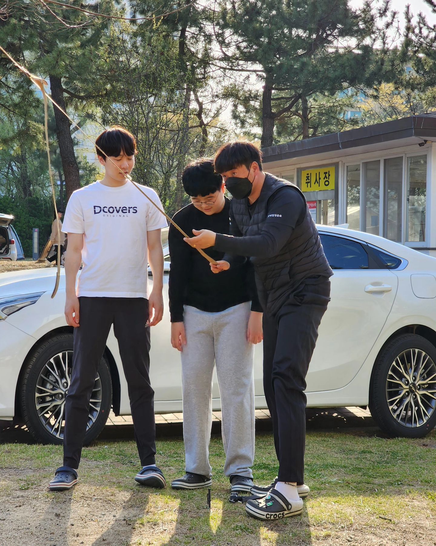 울집남자들 이젠 비슷비슷하네 
울 신군 초6인데....
금 아빠랑 횽아가 작은거야?
신군이 큰거야????
😙