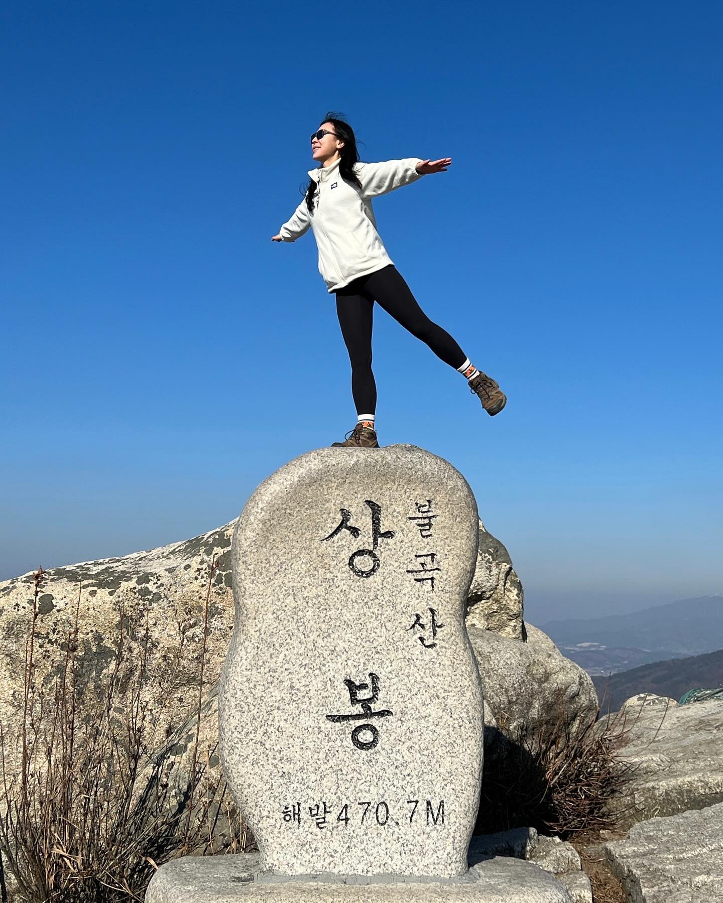 .

불곡산 움파룸파 🧚🏻‍♀️🧚🏻‍♂️

⛰️ 불곡산 (470m)
📍 양주시청-상봉-임꺽정봉-대교아파트 (5.54km)
🕒 3시간 46분 (휴식시간 35분 포함)

#불곡산 #불곡산정상석 #임꺽정봉 #주말등산 #커플산행 #20231203 #chaelee_mountain