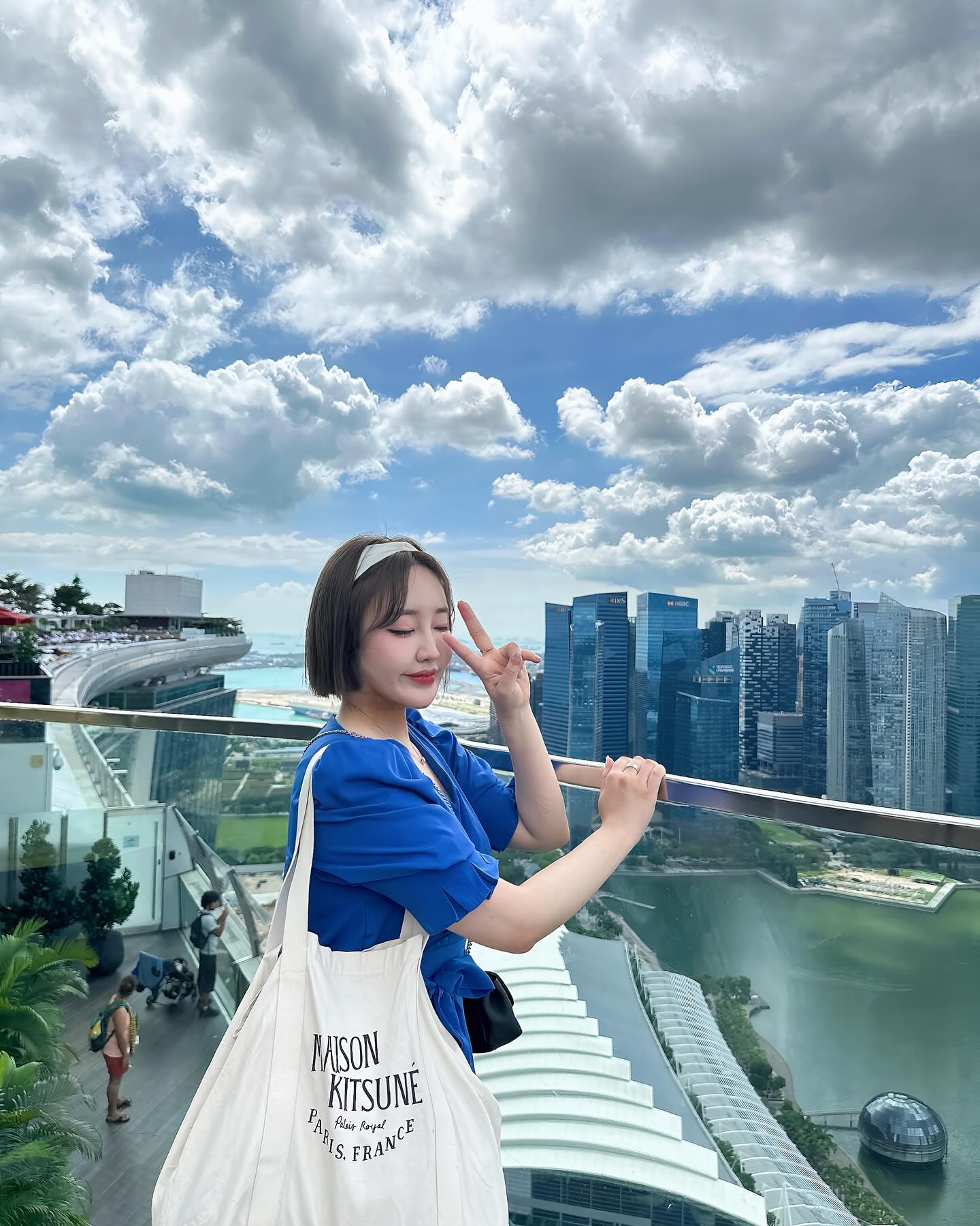 😌✌
마리나베이샌즈 스카이파크 전망대
호텔 묵진 못했지만 마리나베이몰 구경하기
언젠간 숙박하러 오리다..

#marinabaysands #singapore🇸🇬